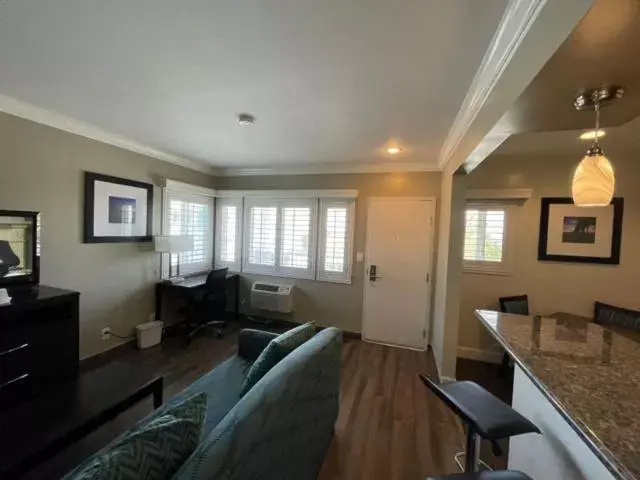 Dining Area in Hi View Inn & Suites