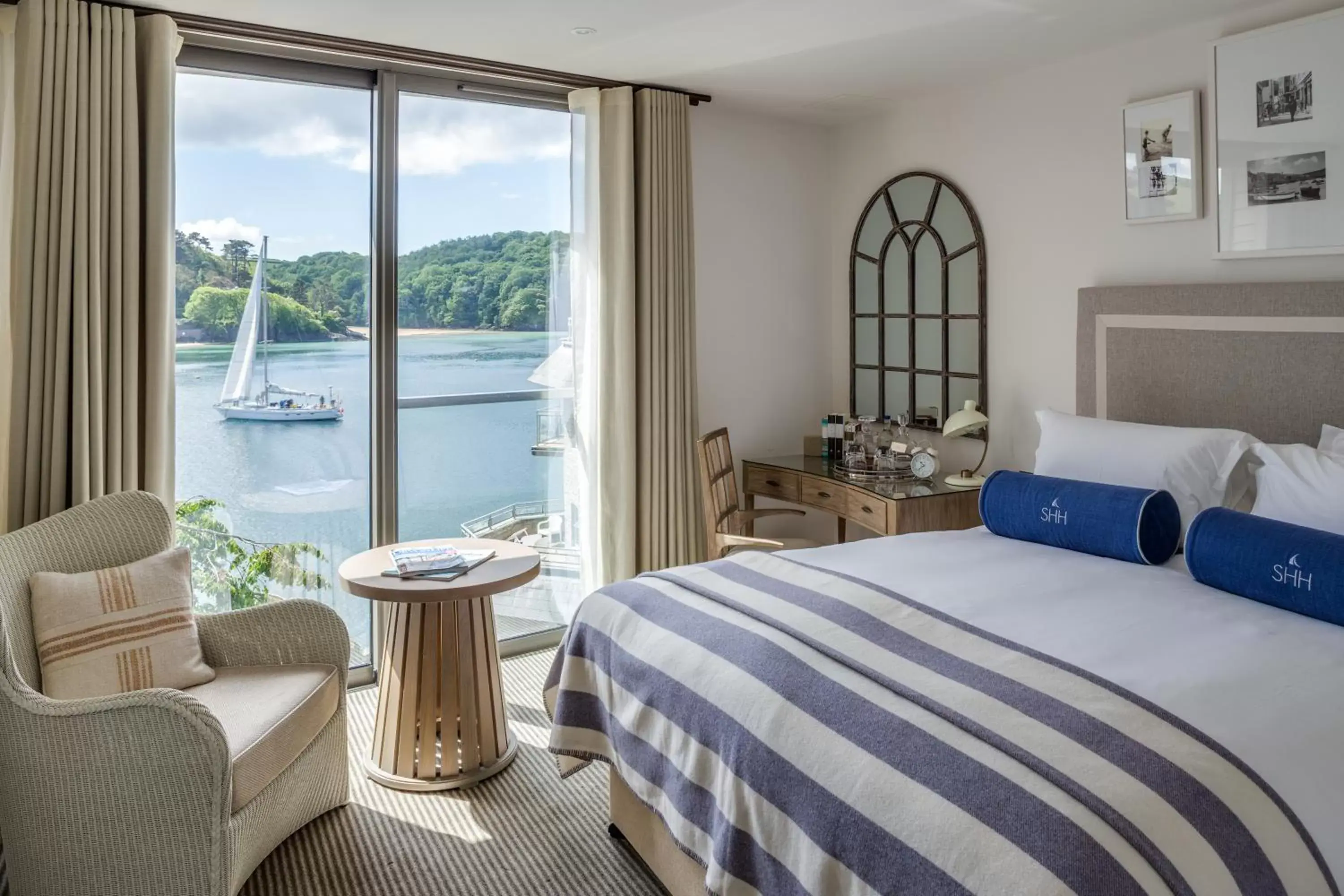 Double Room with Estuary Glimpse and Balcony in Harbour Hotel Salcombe
