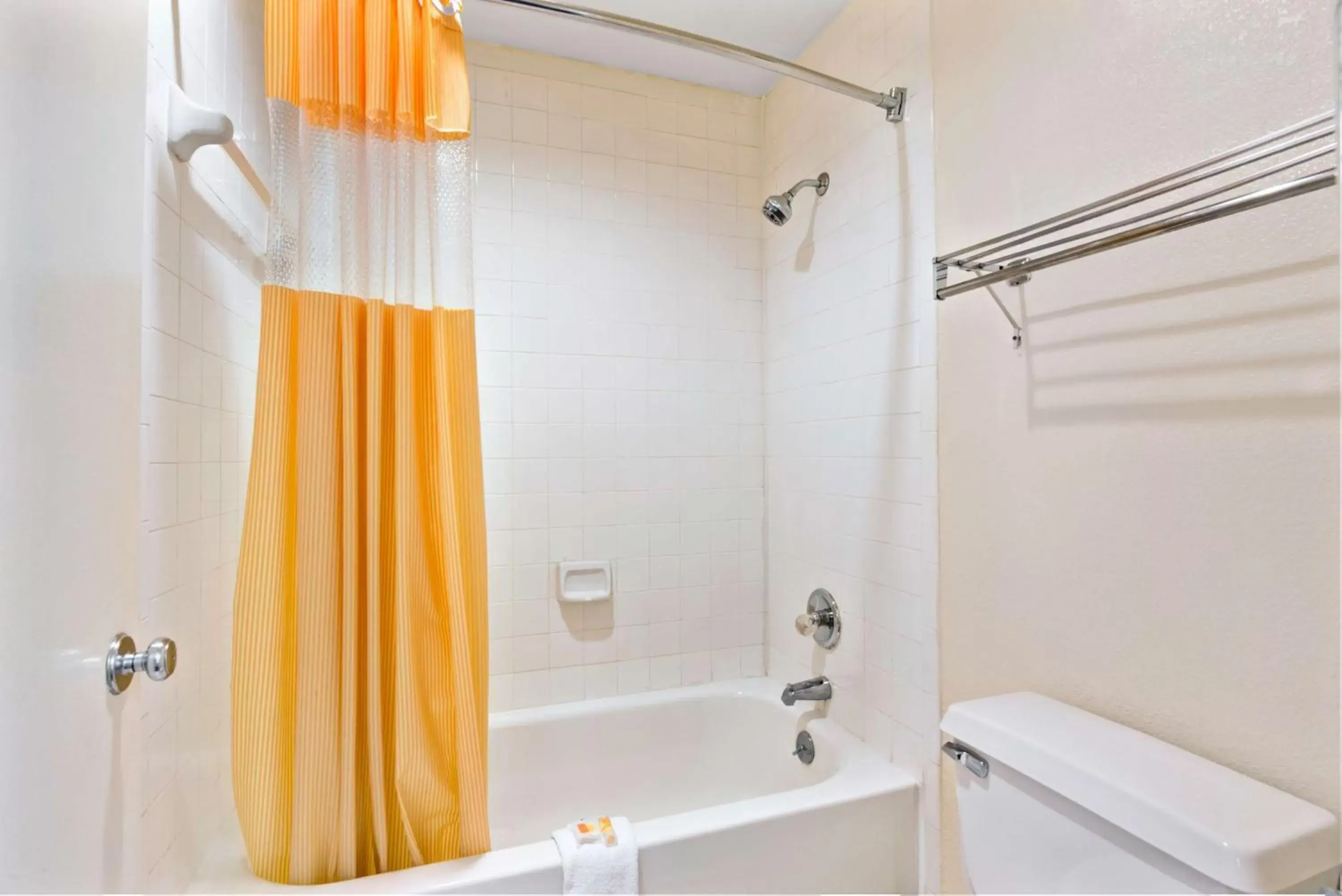 Double Room with Two Double Beds - Non-Smoking in Days Inn by Wyndham Charlotte Northlake Double Room with Two Double Beds - Non-Smoking in Days Inn by Wyndham Charlotte Northlake