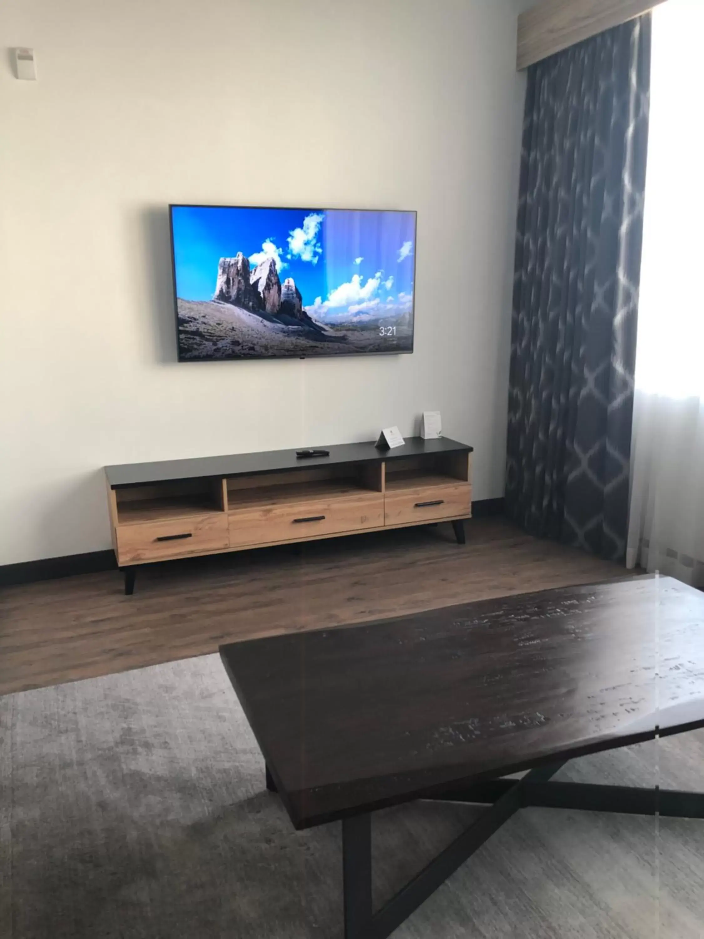 TV and multimedia, TV/Entertainment Center in Cannery Lofts Niagara