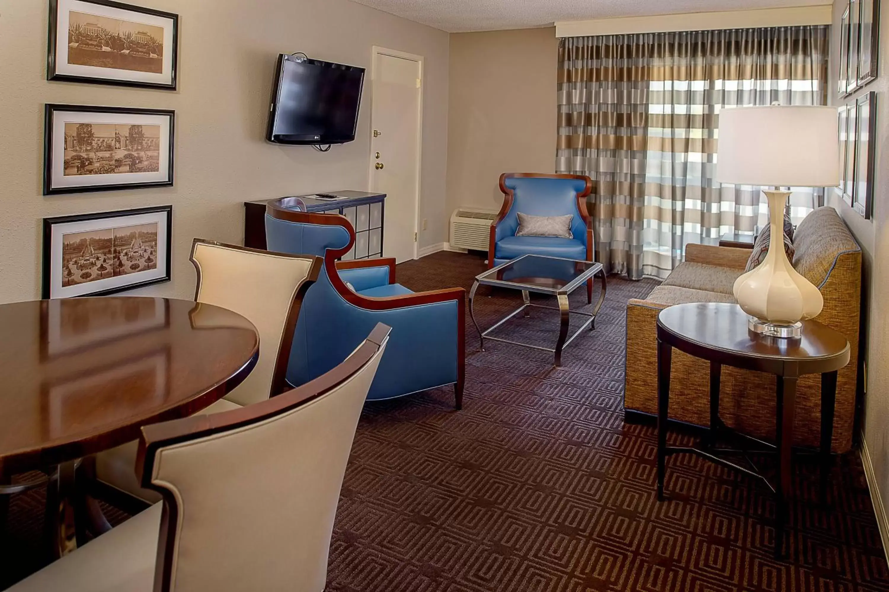 Bedroom, Seating Area in Sheraton Westport Lakeside Chalet