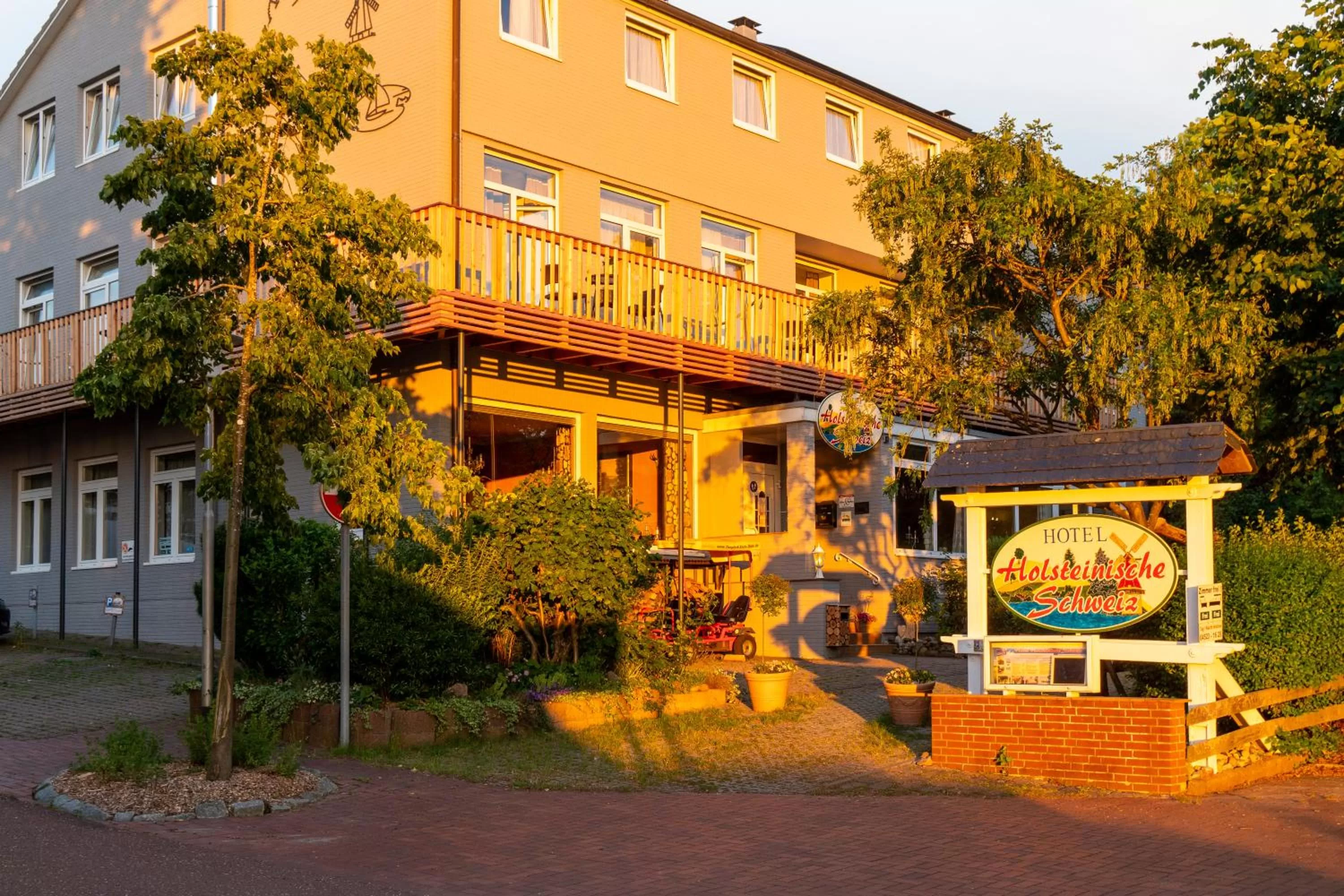 Property building in Hotel Holsteinische Schweiz am Dieksee