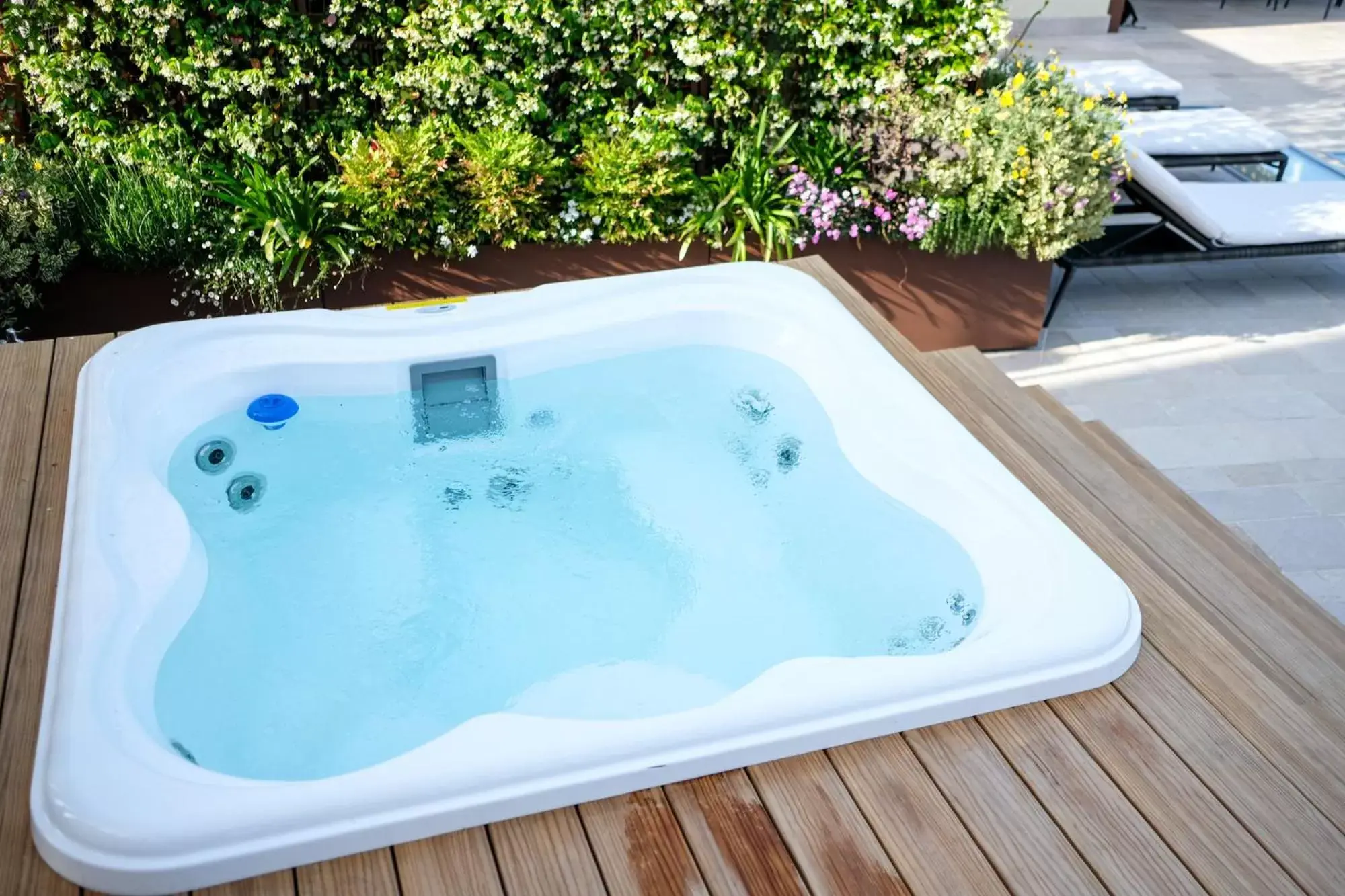 Hot Tub in Dimora de Matera Luxury Suites