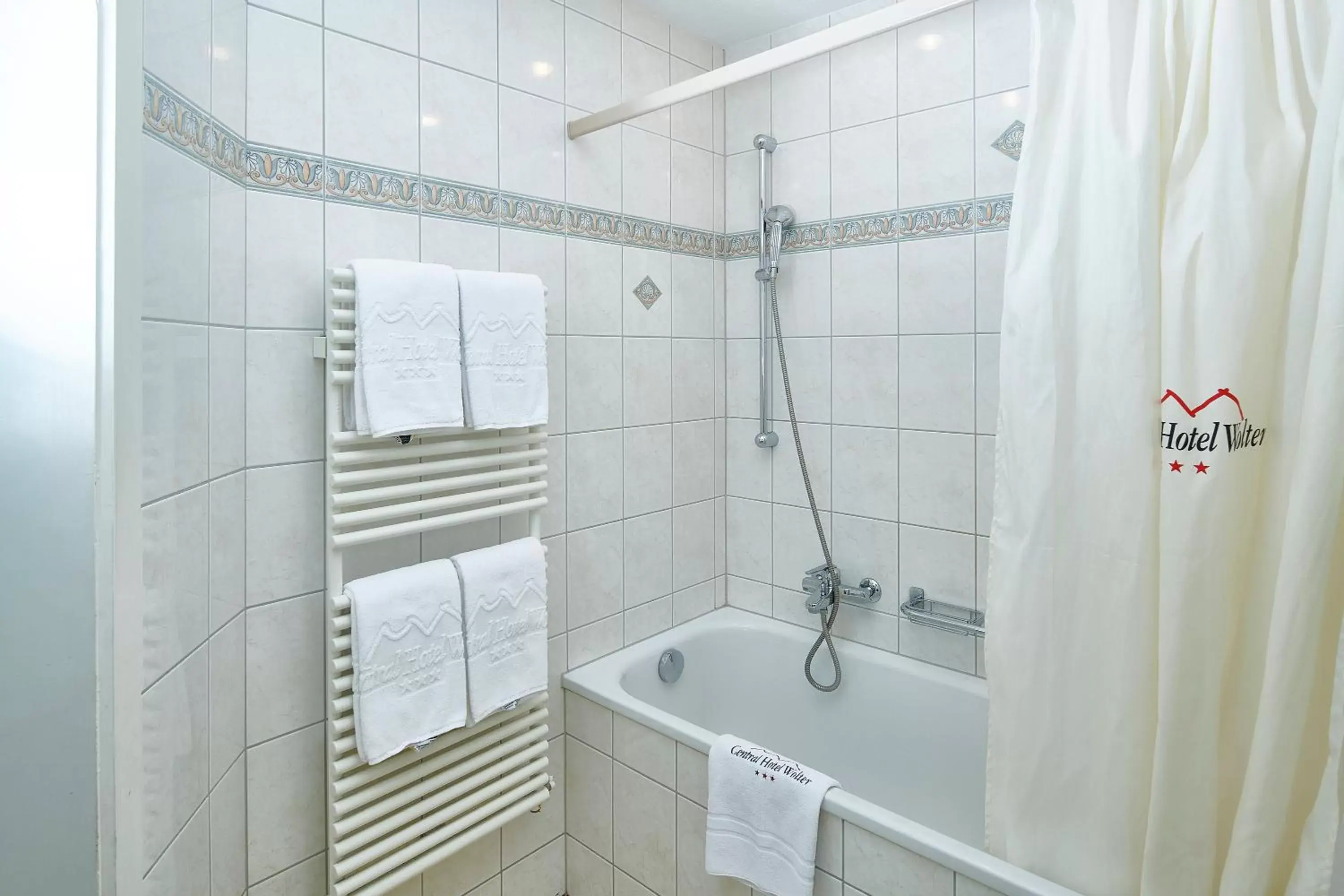 Photo of the whole room, Bathroom in Hotel Central Wolter - Grindelwald