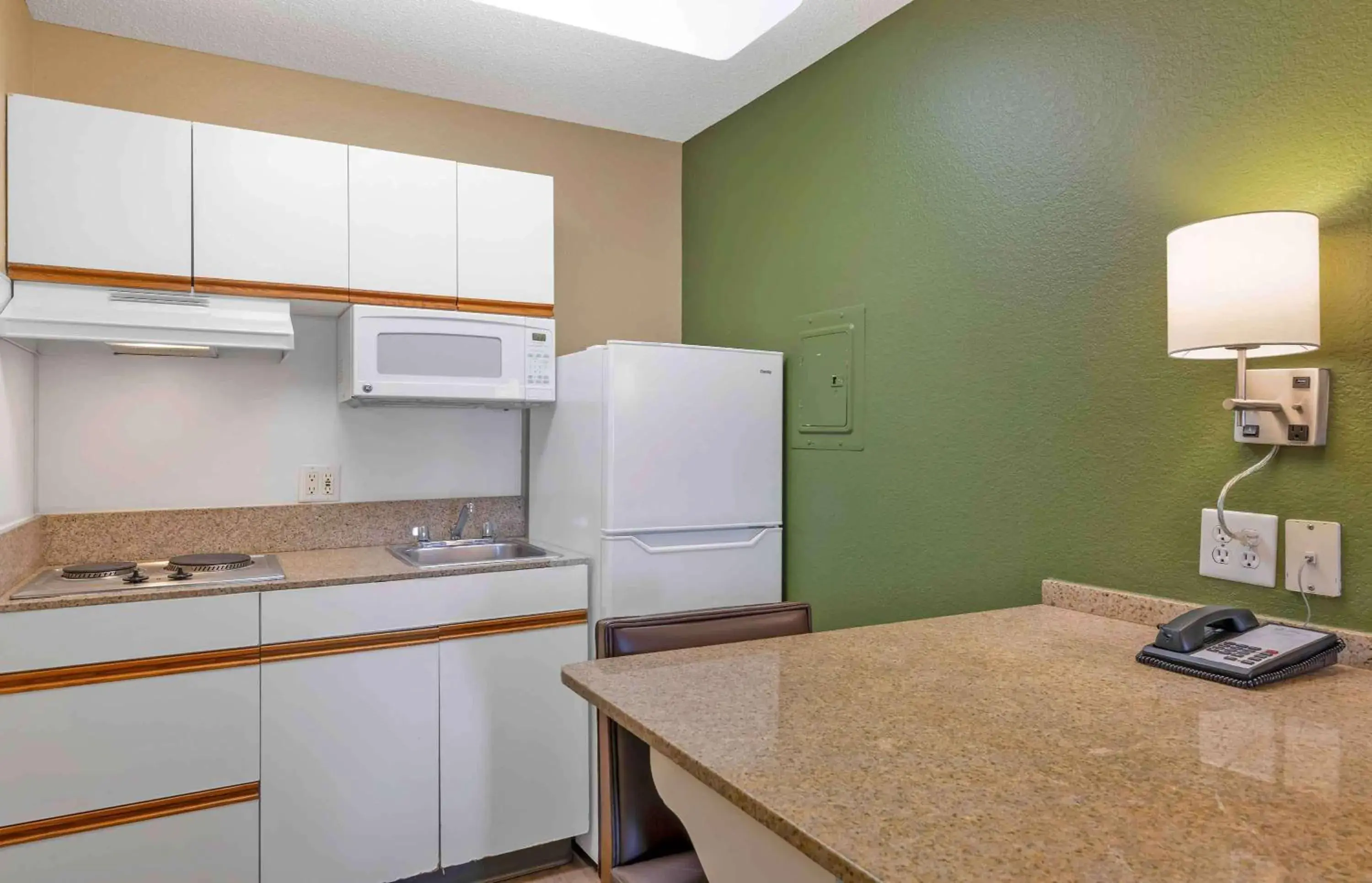 Bedroom, Kitchen/Kitchenette in Extended Stay America Suites - Orange County - Brea