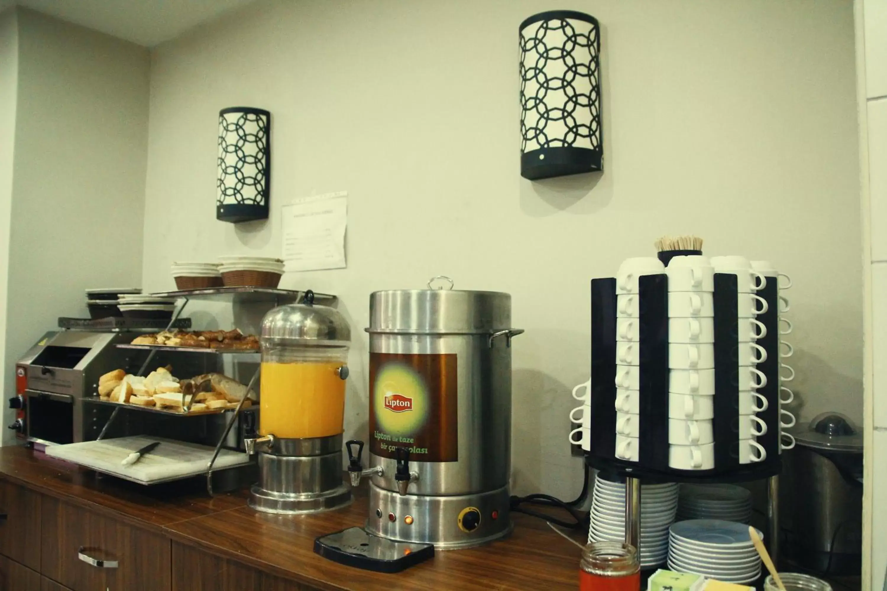 Coffee/tea facilities in Hotel Ney