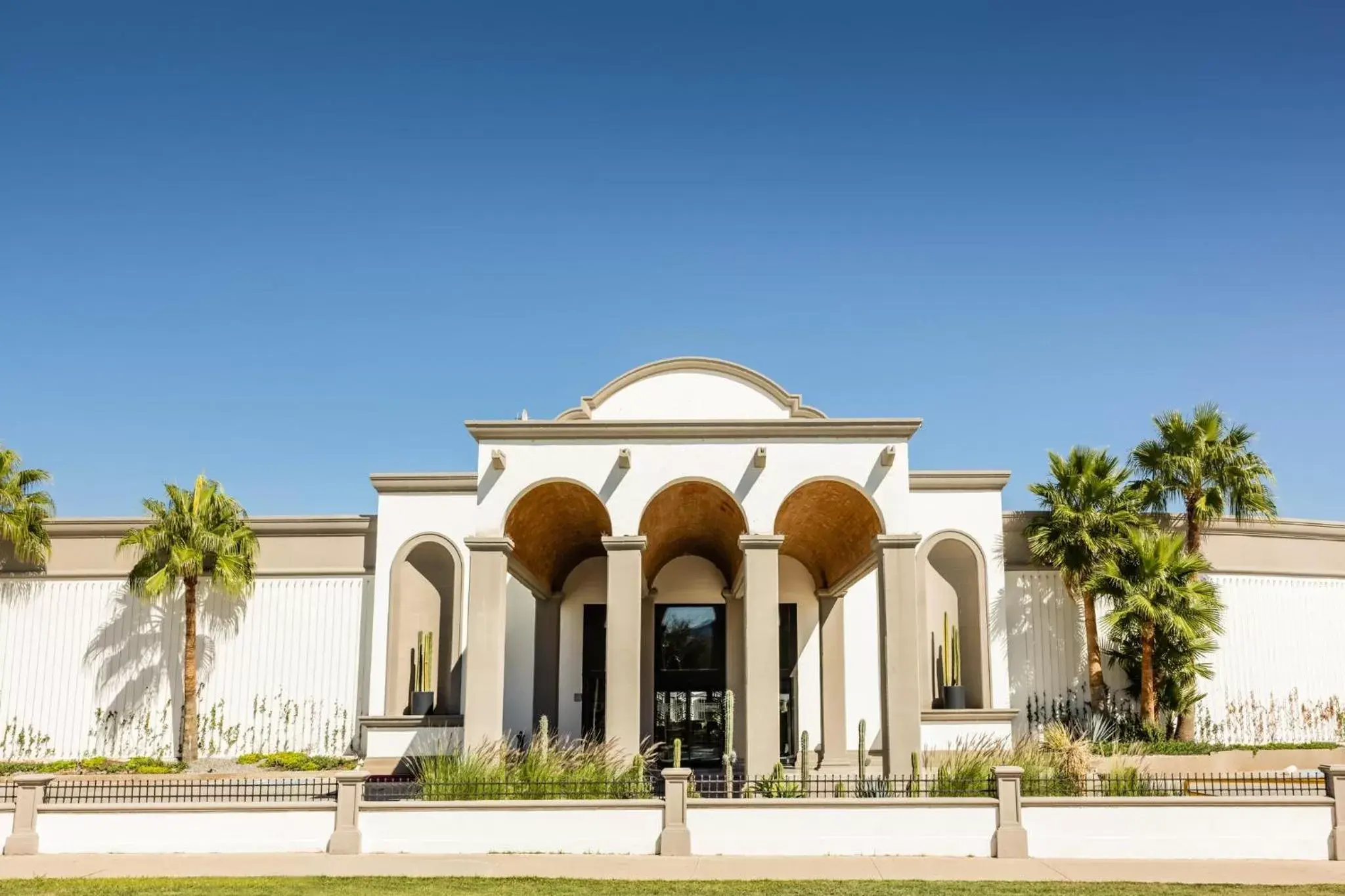 Property building in Gamma Ciudad Juarez Property building in Gamma Ciudad Juarez