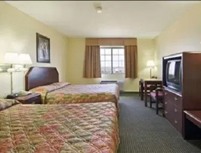 Queen Room with Two Queen Beds - Non-Smoking in Super 8 by Wyndham Burleson Fort Worth Area