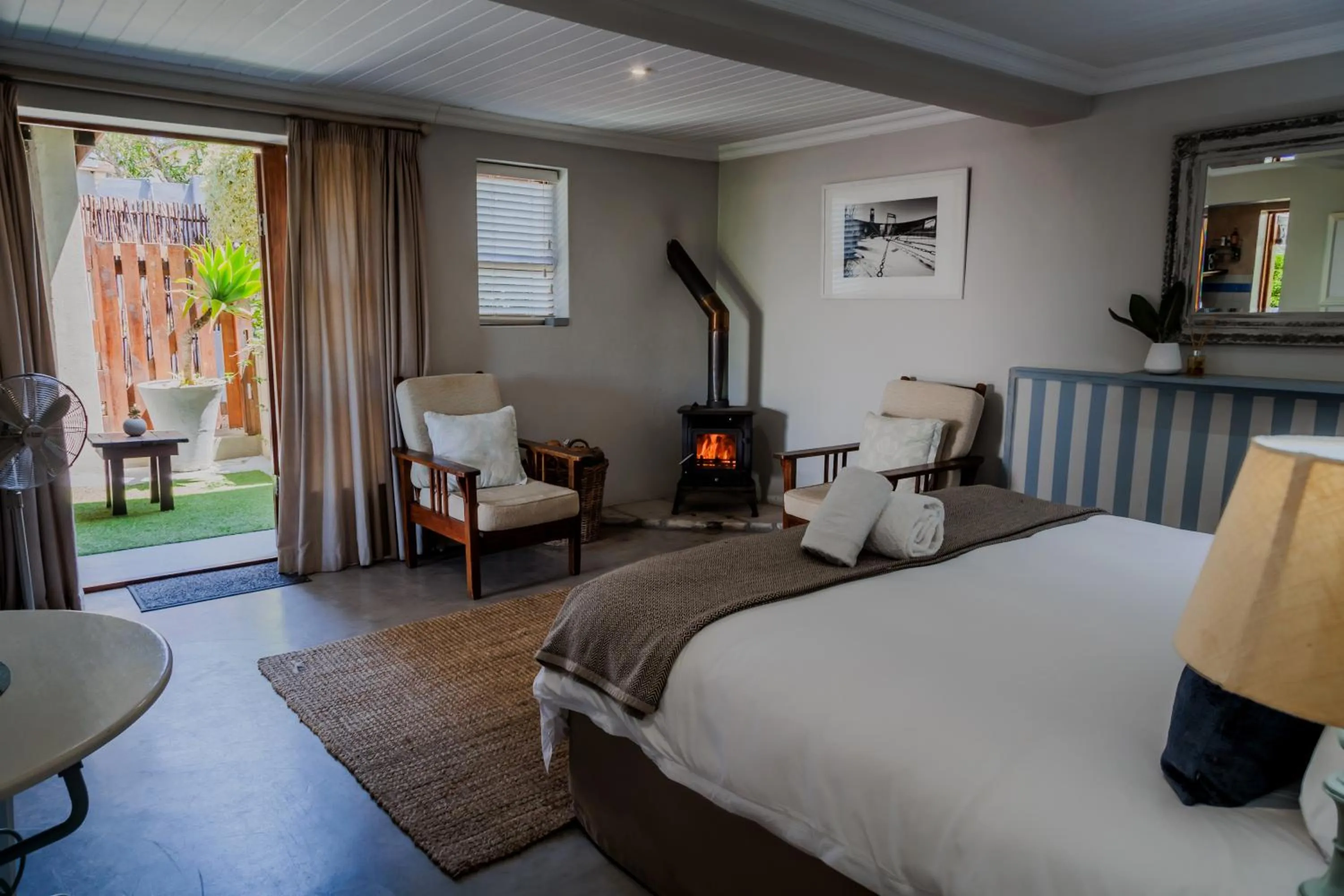 Bedroom, Bed in A Hilltop Country Retreat