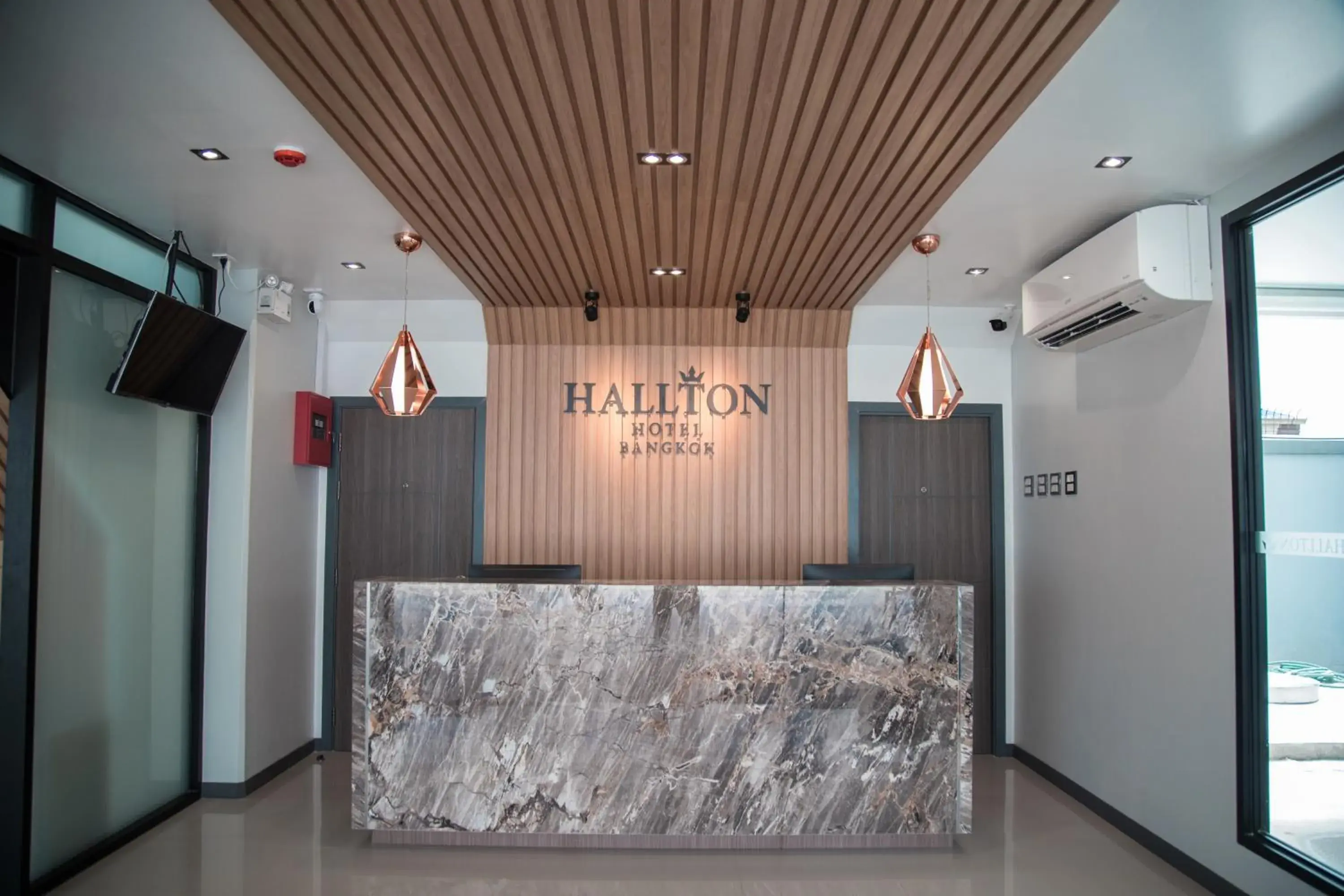 Lobby/Reception in Hallton Hotel Bangkok