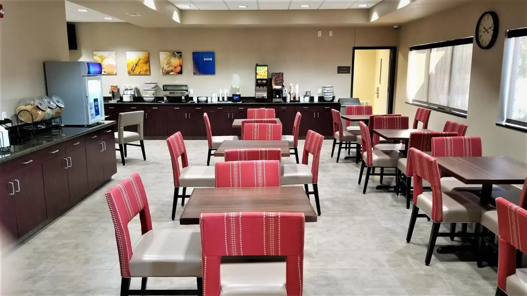 Restaurant/Places to Eat in Comfort Inn Bonner Springs Kansas City