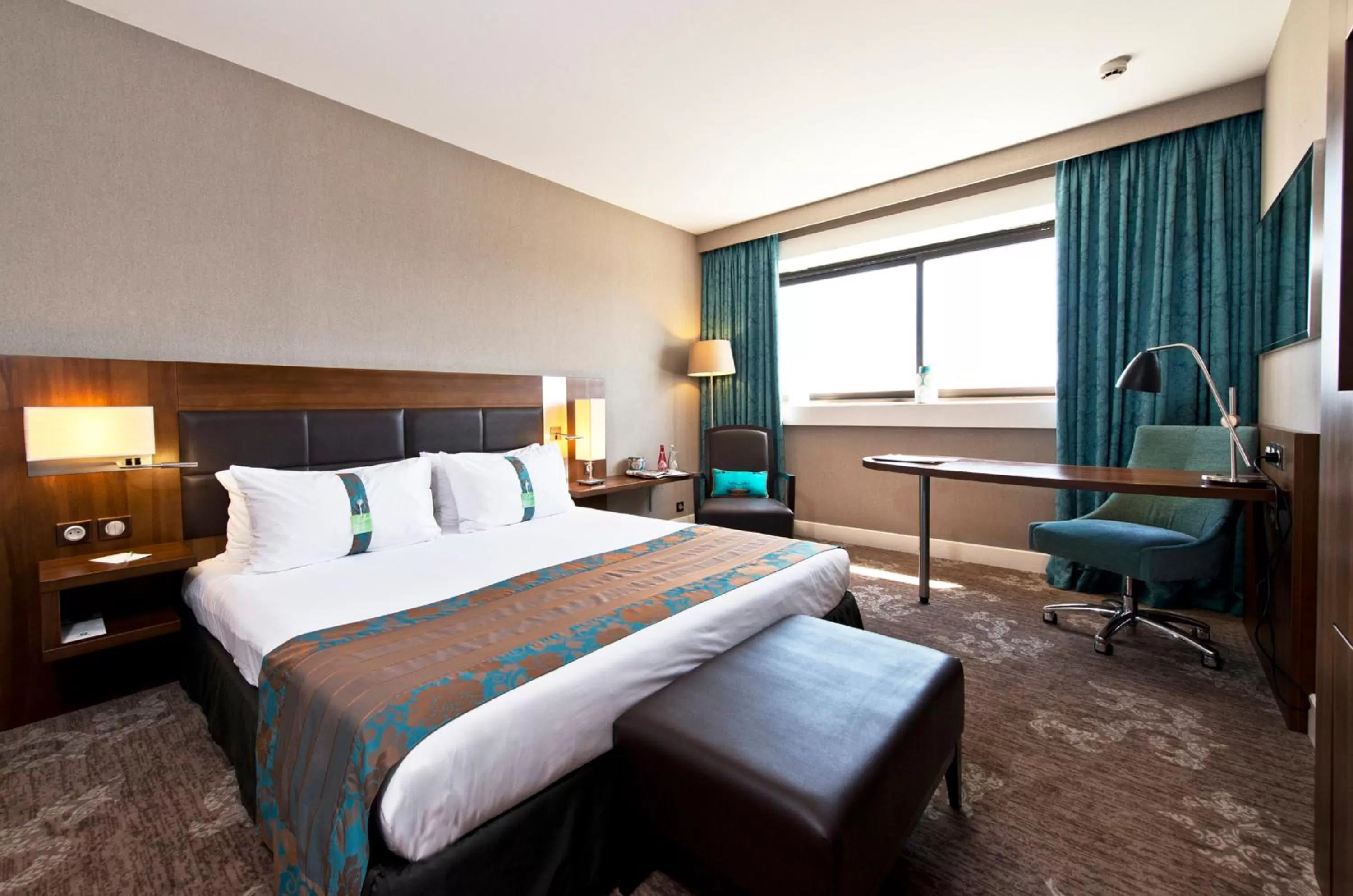 Photo of the whole room, Bed in Holiday Inn Nice by IHG