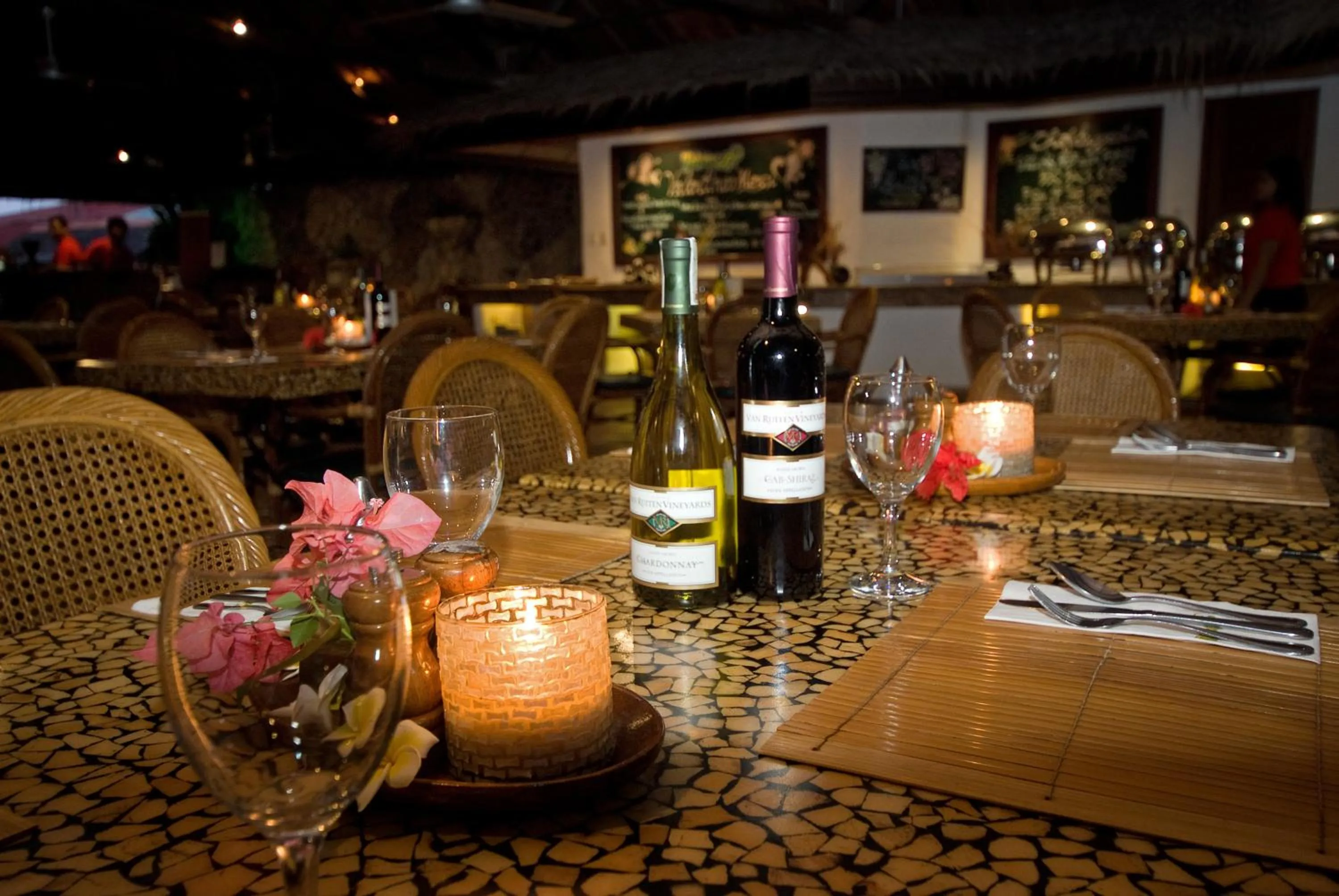 Restaurant/places to eat in Atlantis Dive Resort Puerto Galera