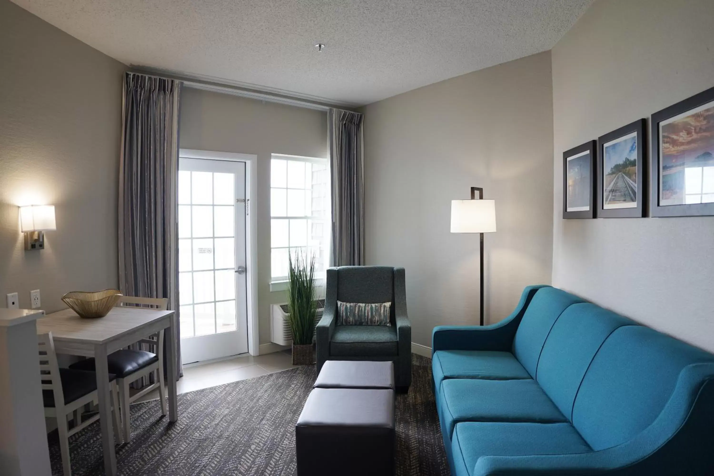 Value View Double Queen Suite in Comfort Suites Chincoteague Island Bayfront Resort