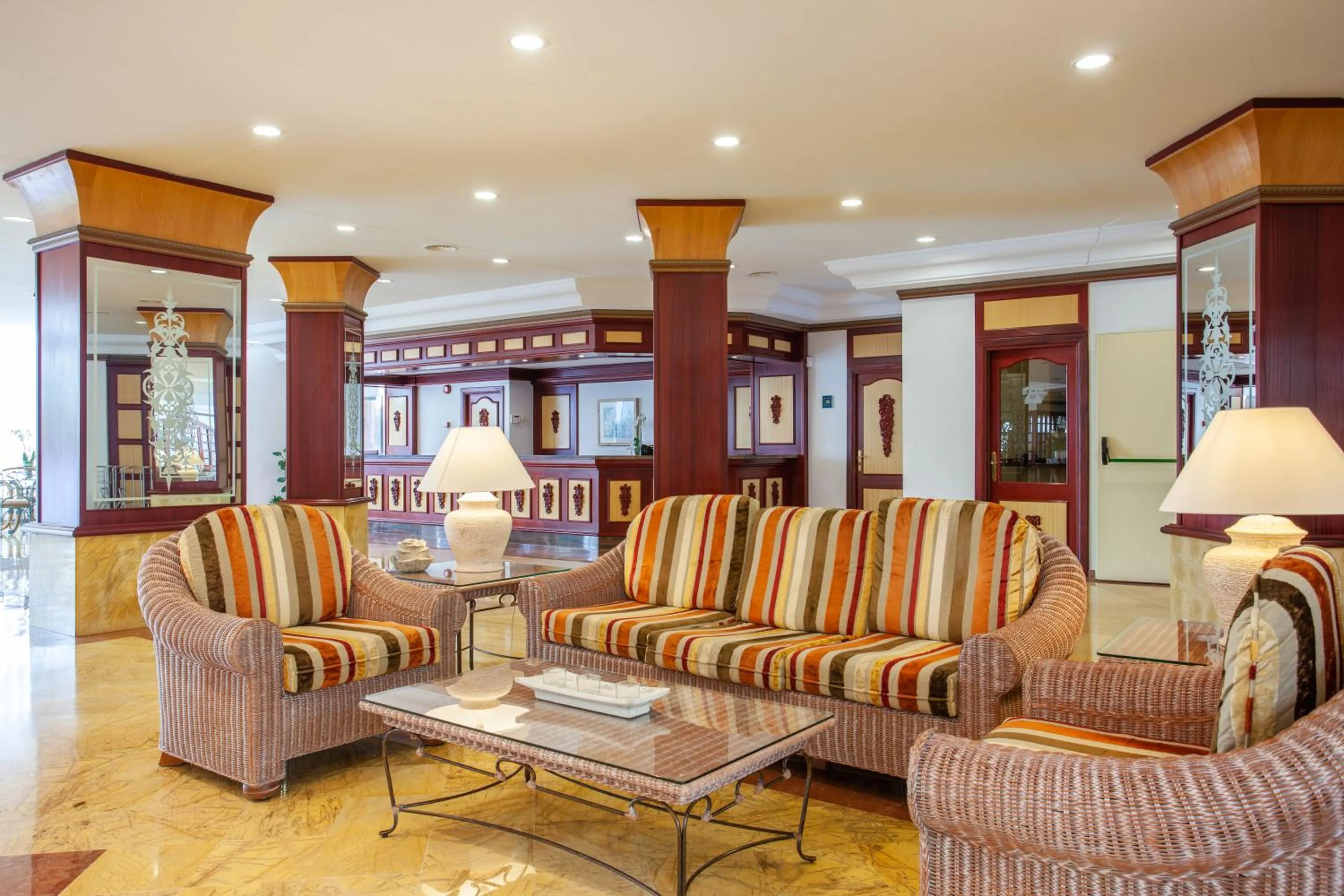 Lobby or reception in Grupotel Santa Eulària & Spa - Adults Only