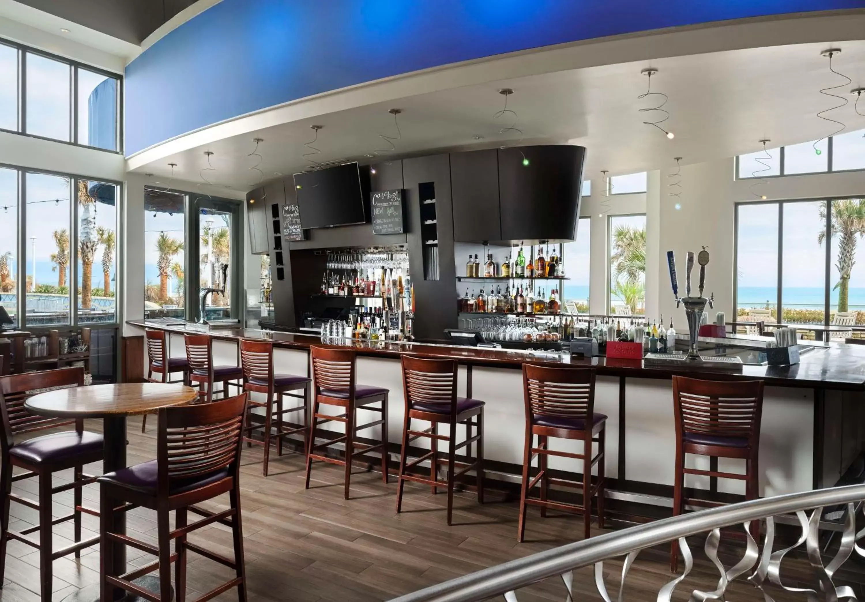 Lounge or bar, Restaurant/Places to Eat in Hilton Virginia Beach Oceanfront