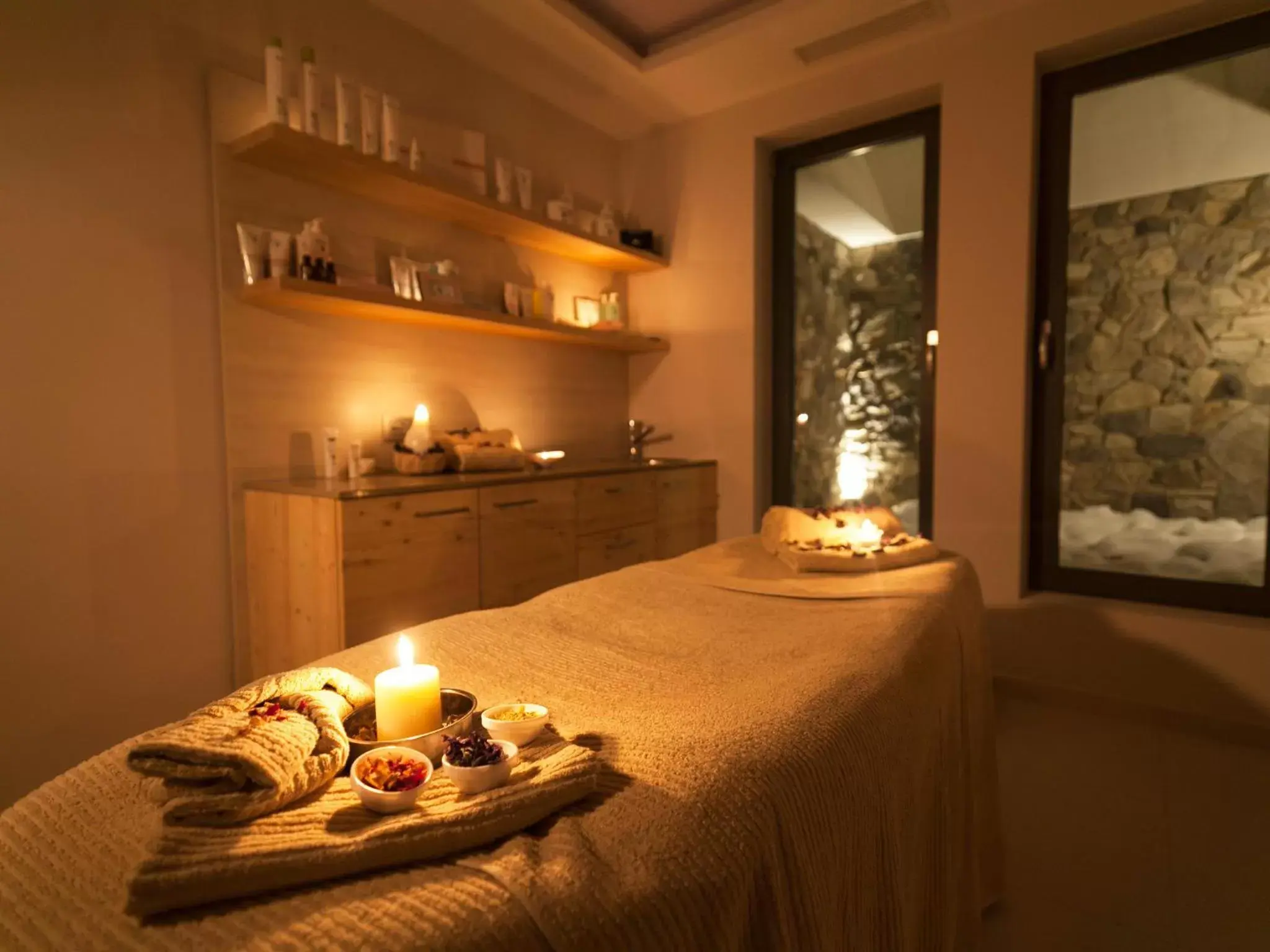 Massage in Hotel Europeo Alpine Charme & Wellness