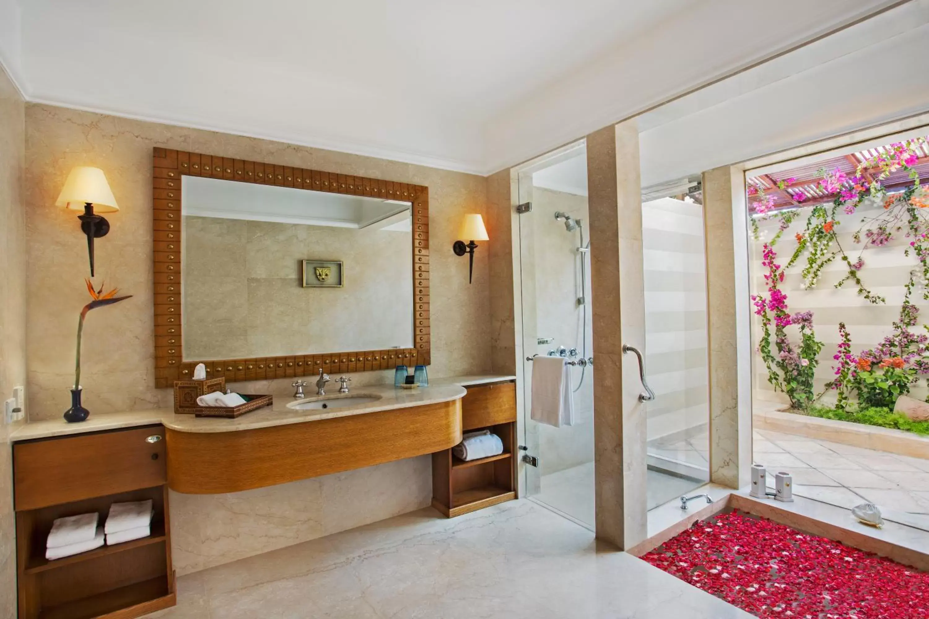 Bathroom in The Oberoi Beach Resort, Sahl Hasheesh