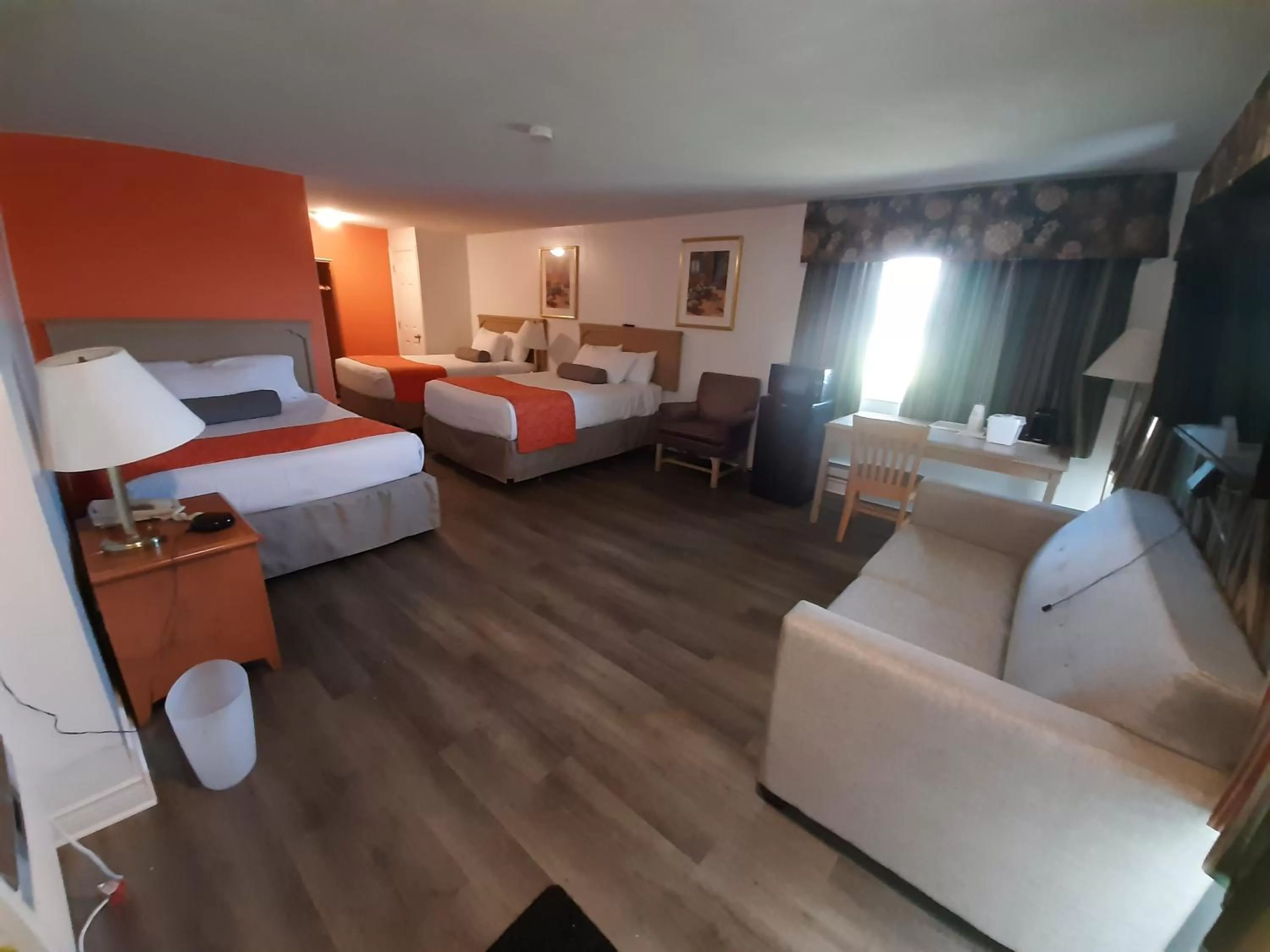 Bedroom, Bed in Howard Johnson by Wyndham Woodstock NB