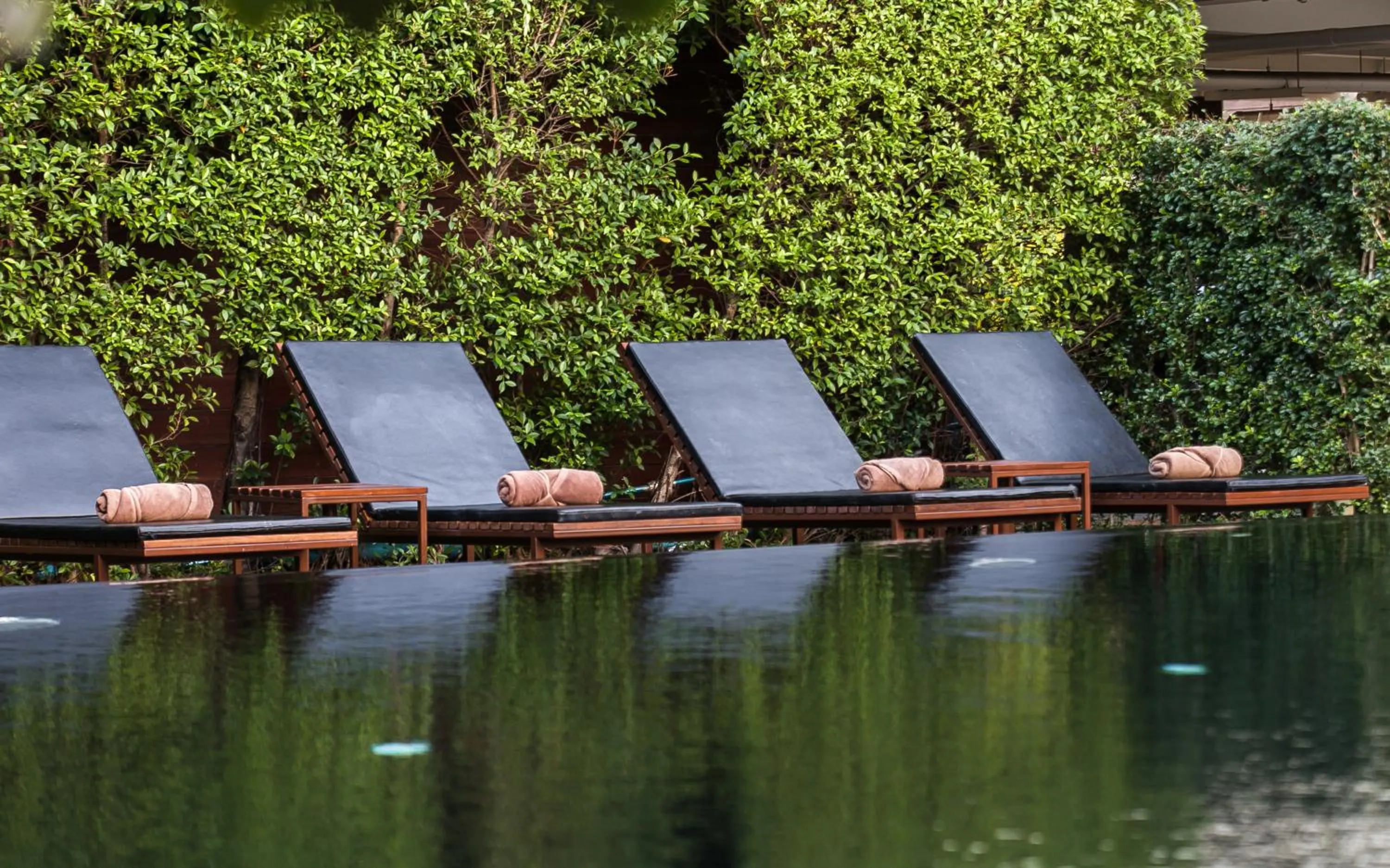 Swimming pool in Fifth Pattaya Jomtien By Shiwalai Int