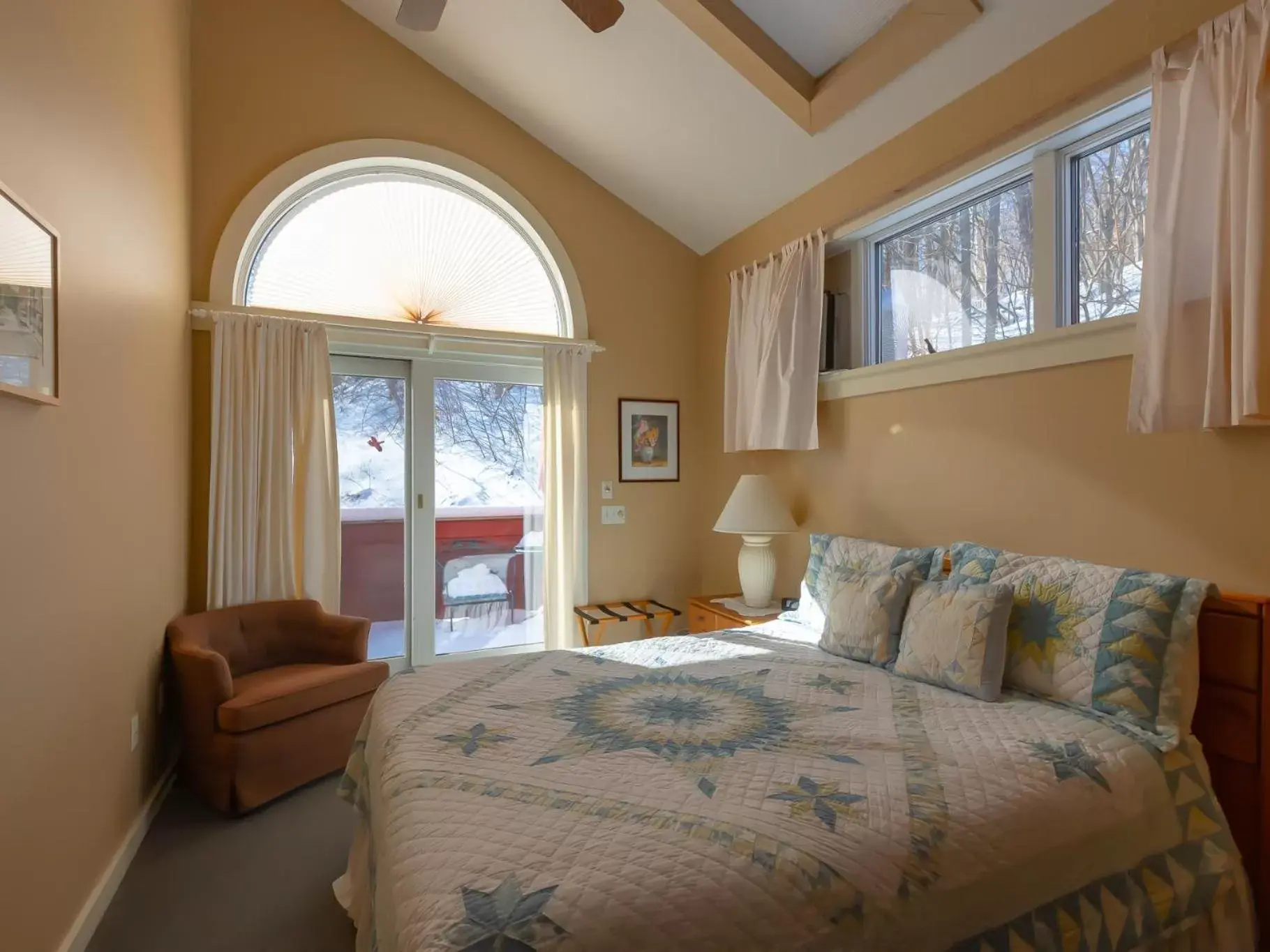 Bedroom, Bed in Shaker Mill Inn Bedroom, Bed in Shaker Mill Inn