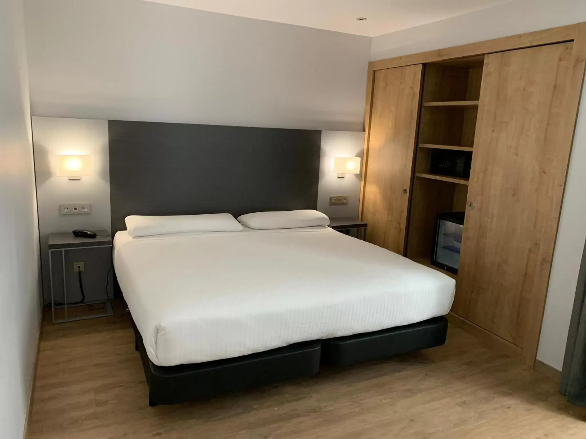 Bed in UVE Alcobendas Bed in UVE Alcobendas