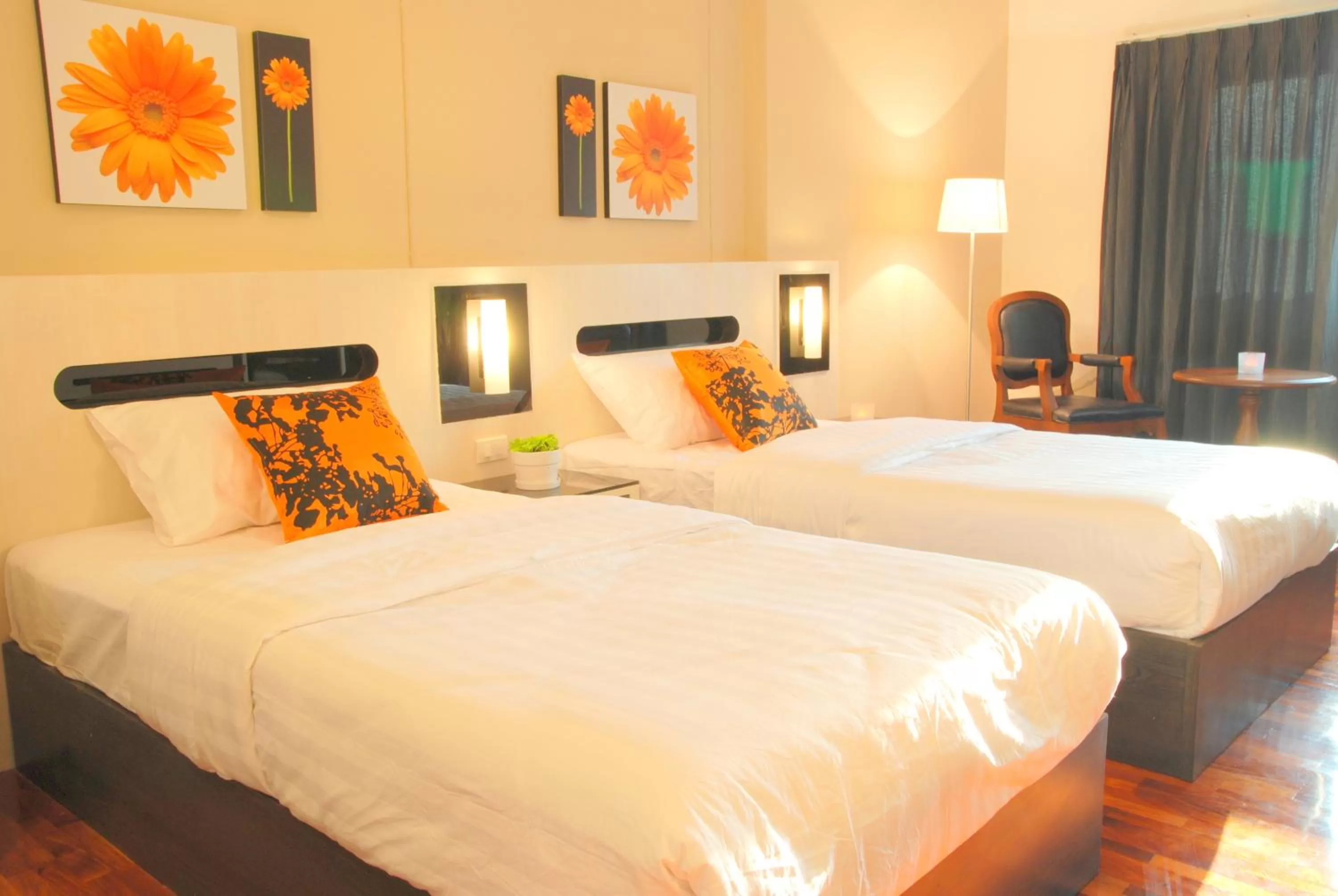 Bed in The Inn Saladaeng