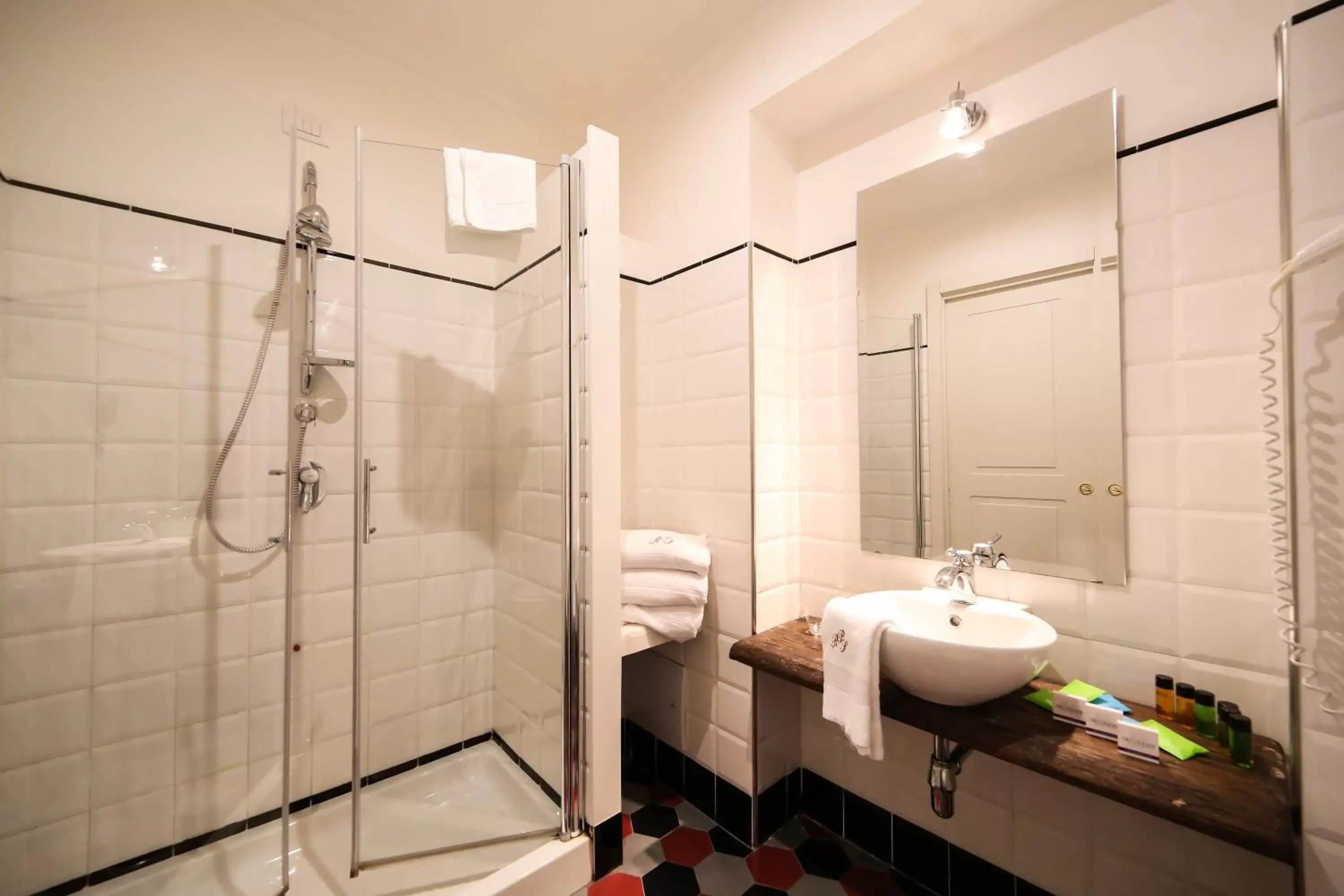 Bathroom in Decumani Hotel De Charme