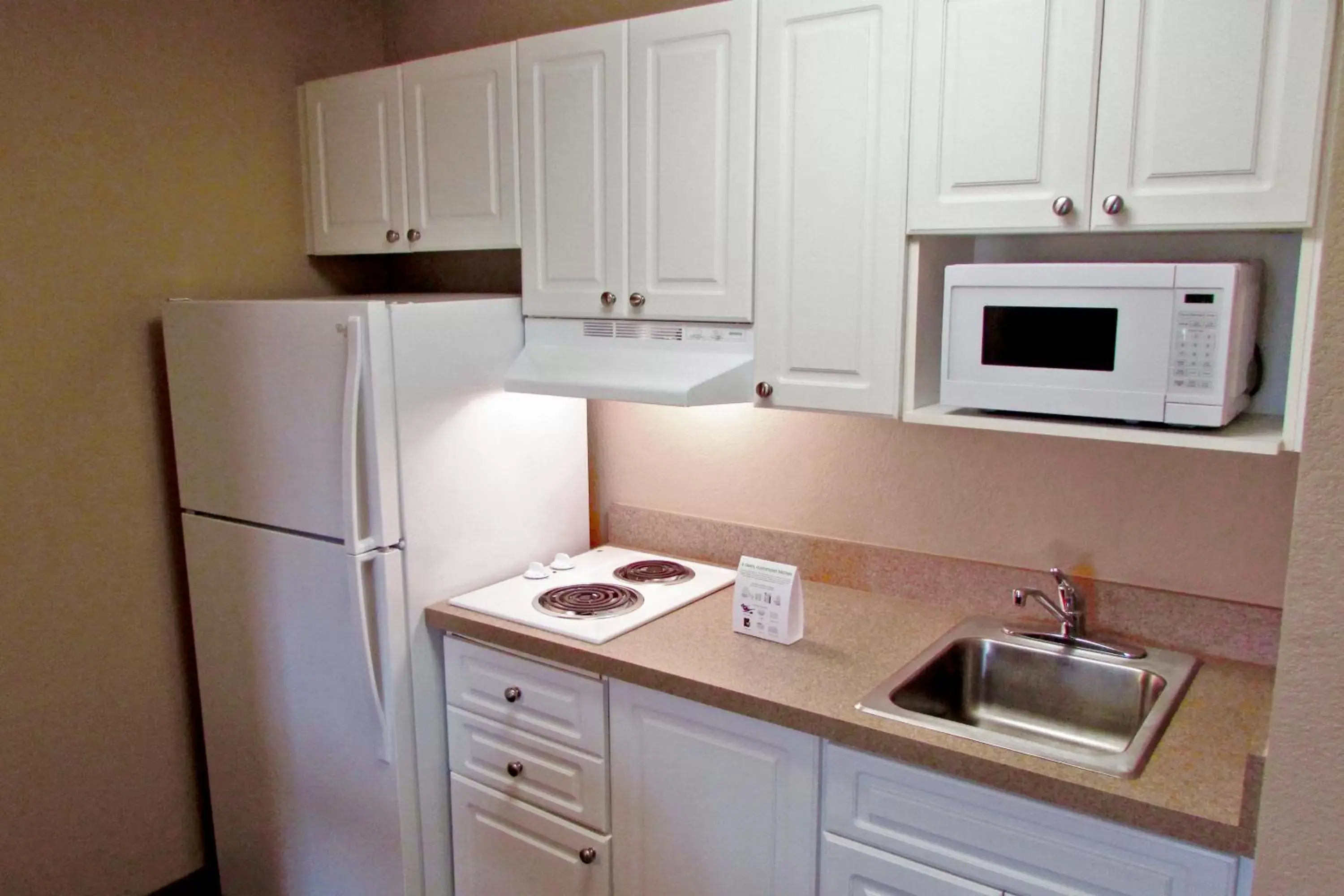 Kitchen or kitchenette, Kitchen/Kitchenette in Extended Stay America Suites - Boston - Westborough - Computer Dr