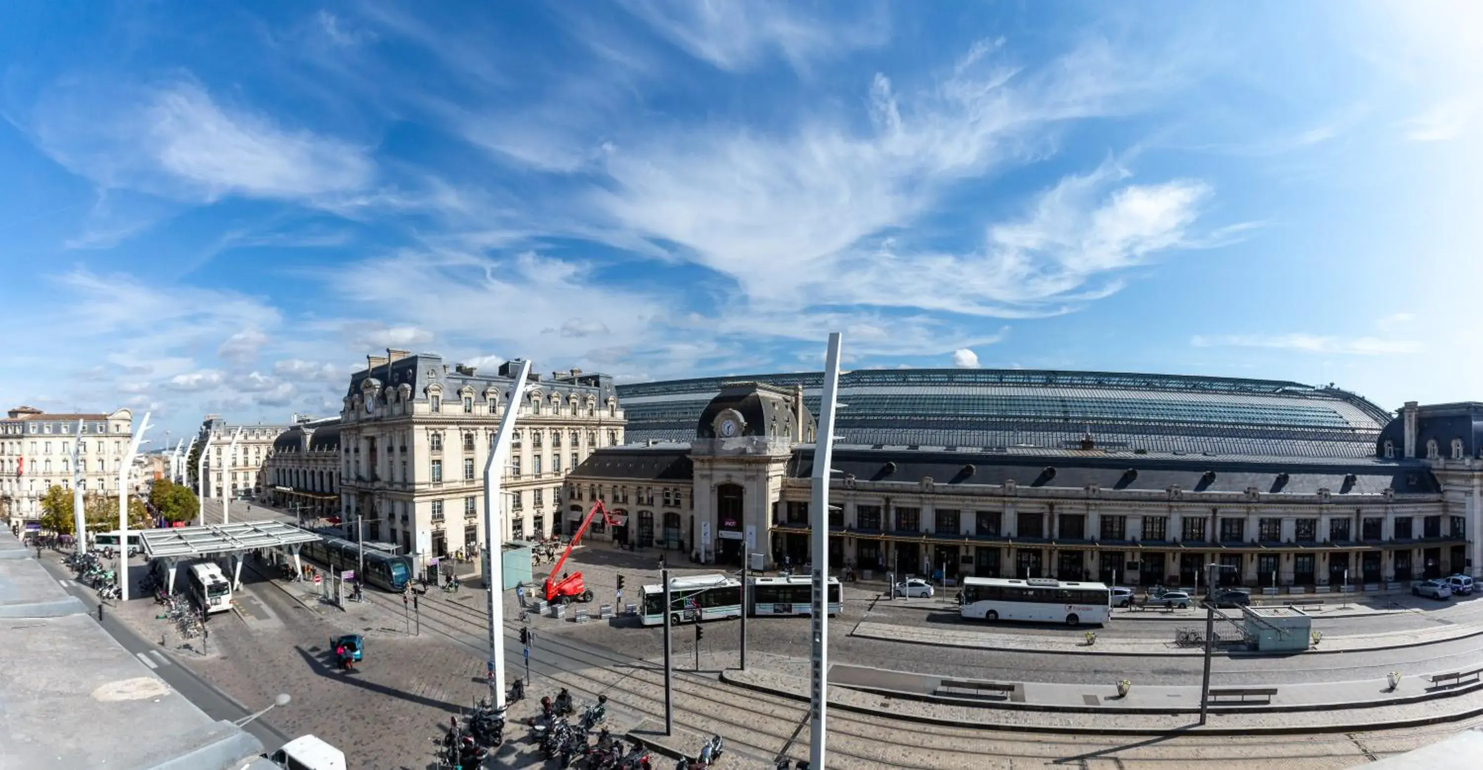 Day, Property Building in Hotel Regina Bordeaux Gare Saint-Jean