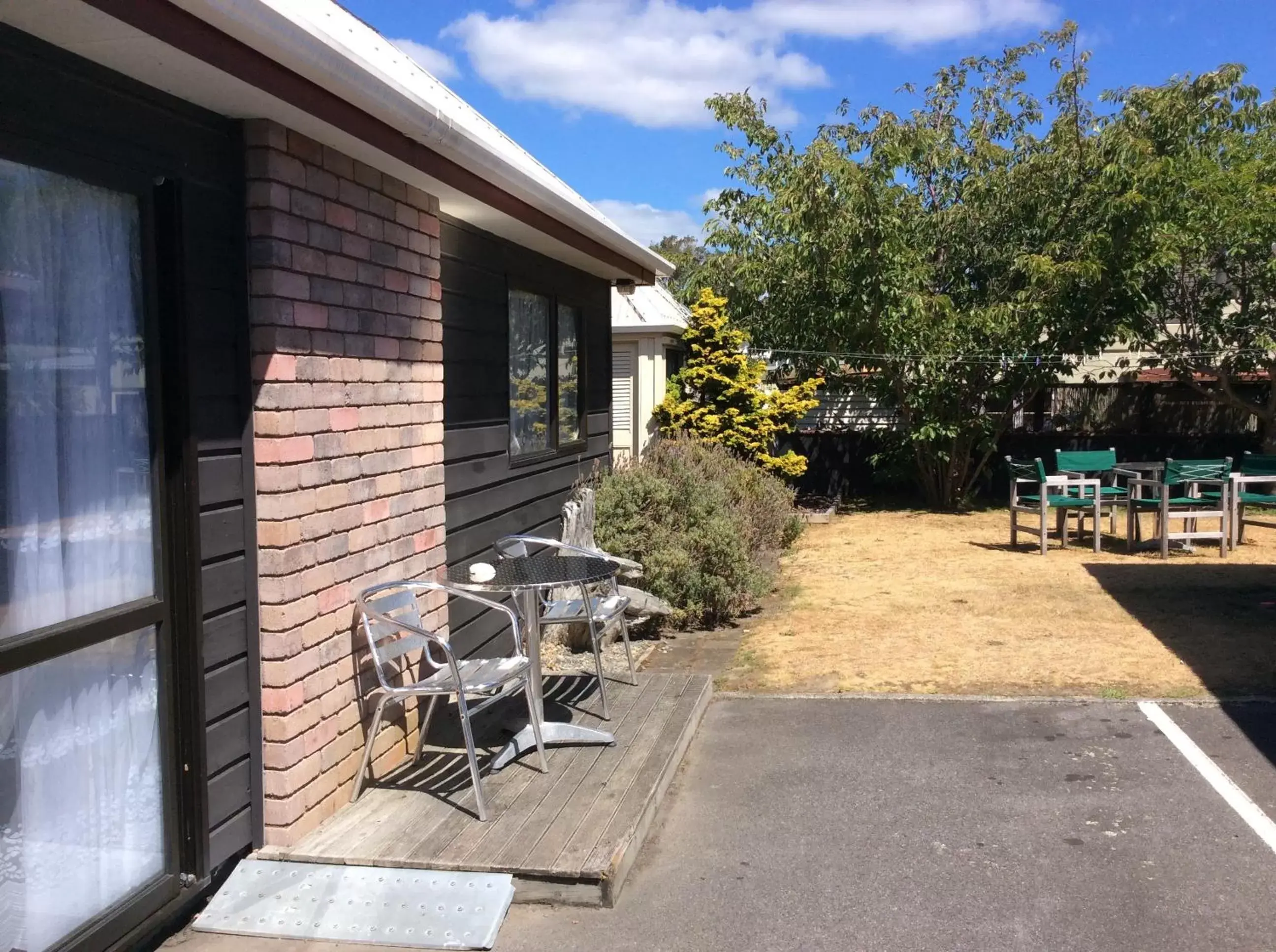 Patio, Property Building in ASURE Kapiti Court Motel