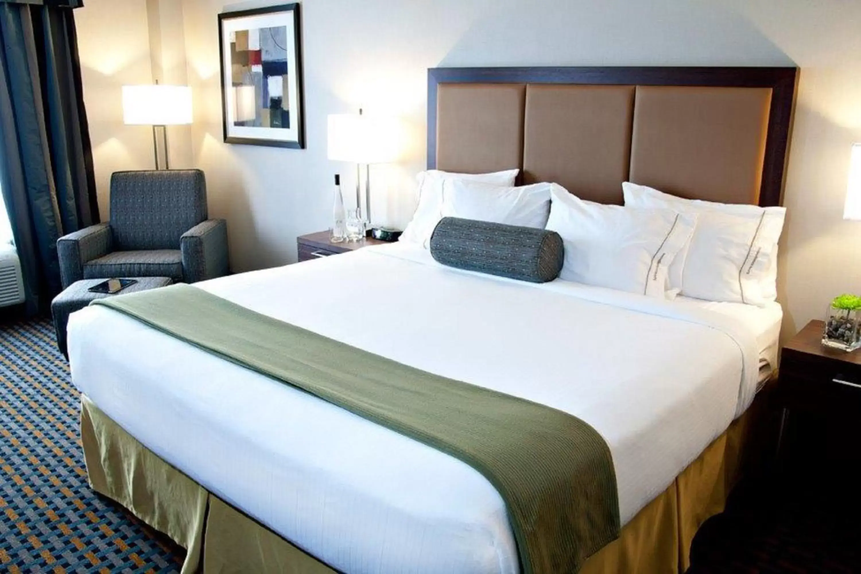 Bed in Holiday Inn Express Pembroke, an IHG Hotel