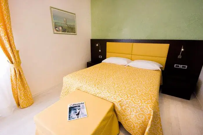 Superior Double Room in Hotel La Pergola di Venezia Superior Double Room in Hotel La Pergola di Venezia