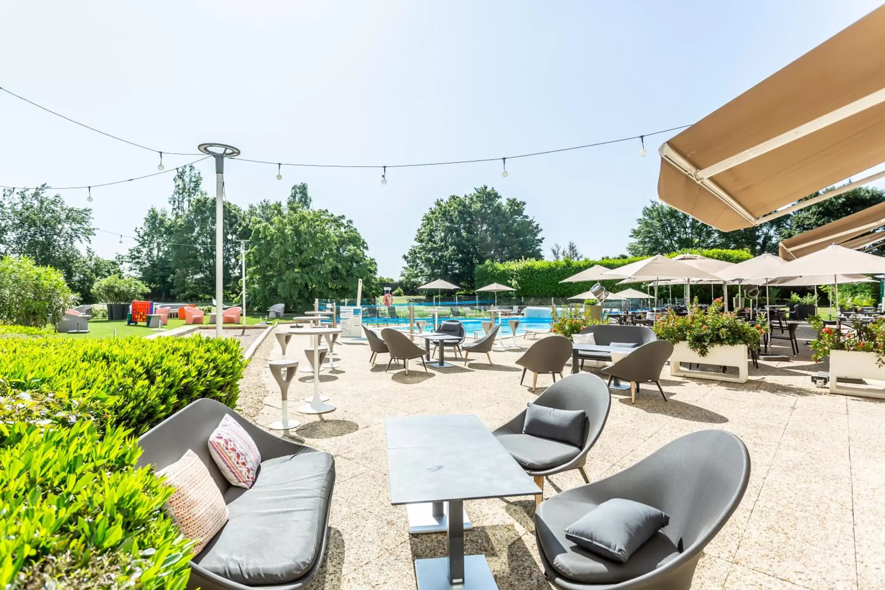 Patio in Novotel Bourges