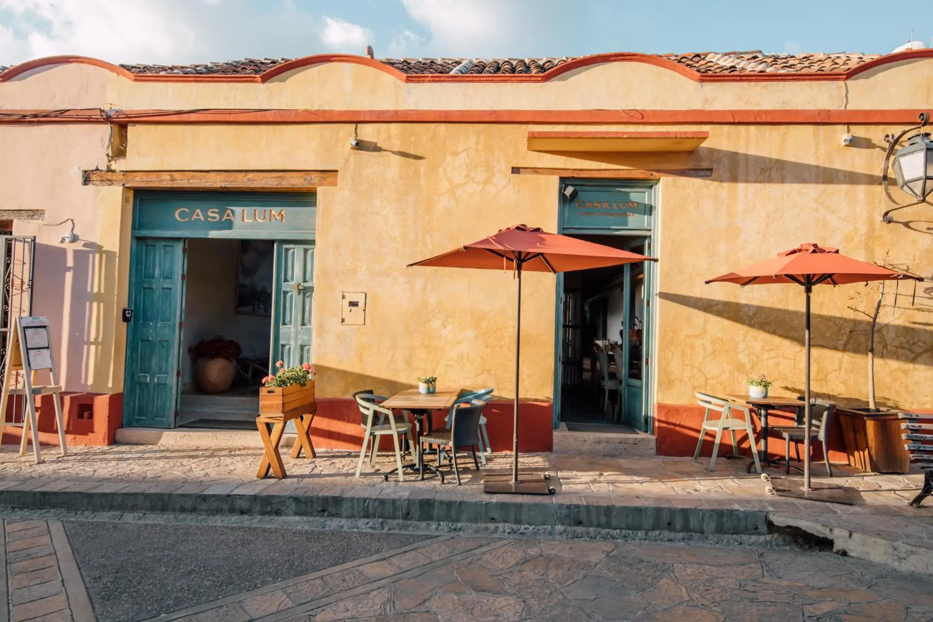 Property building in Casa Lum