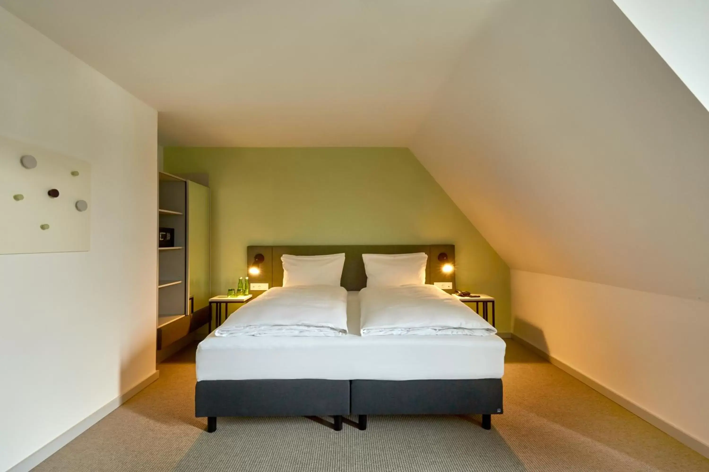 Photo of the whole room, Bed in H+ Hotel Wien Photo of the whole room, Bed in H+ Hotel Wien