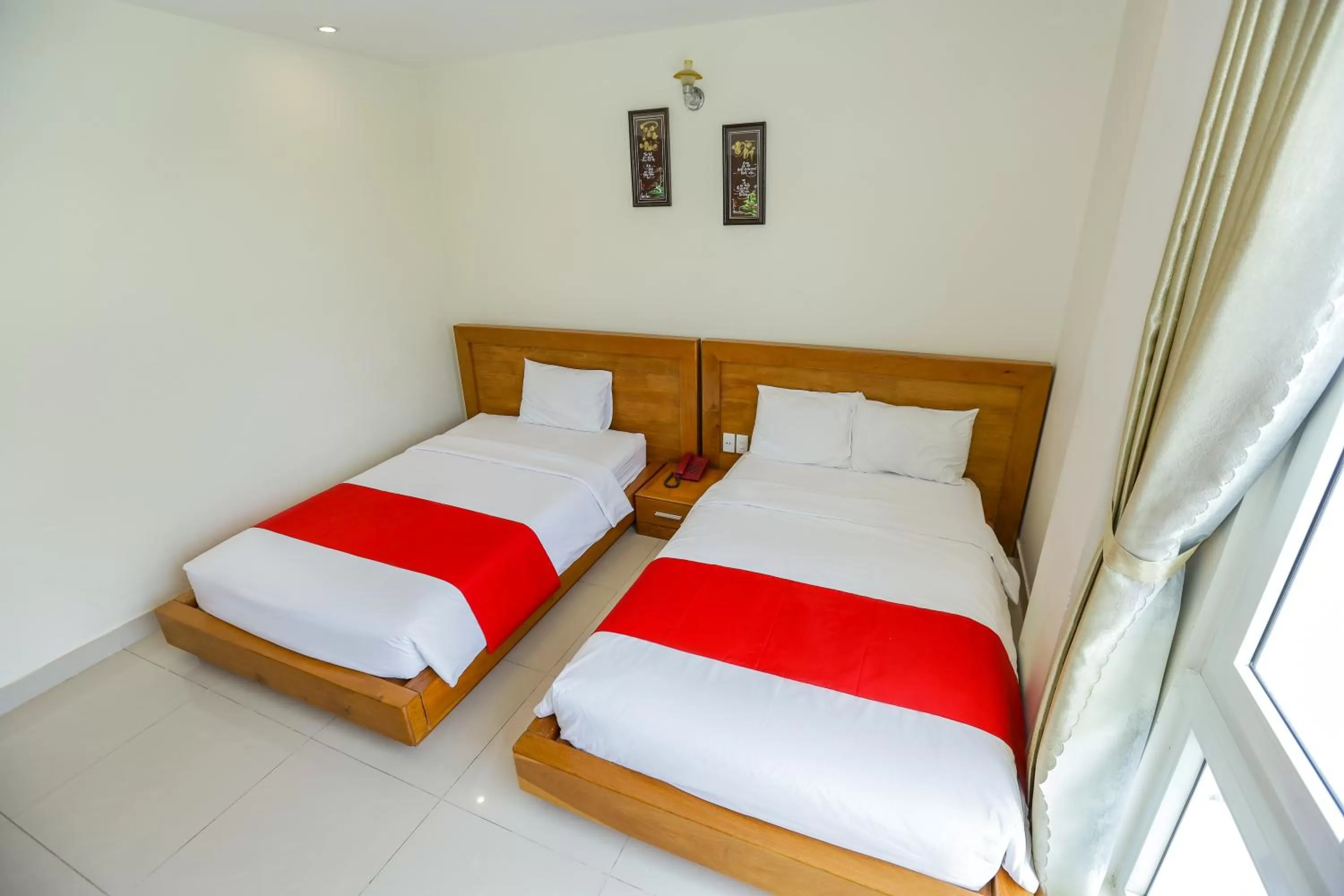 Photo of the whole room, Bed in CAROLINE SEA HOTEL