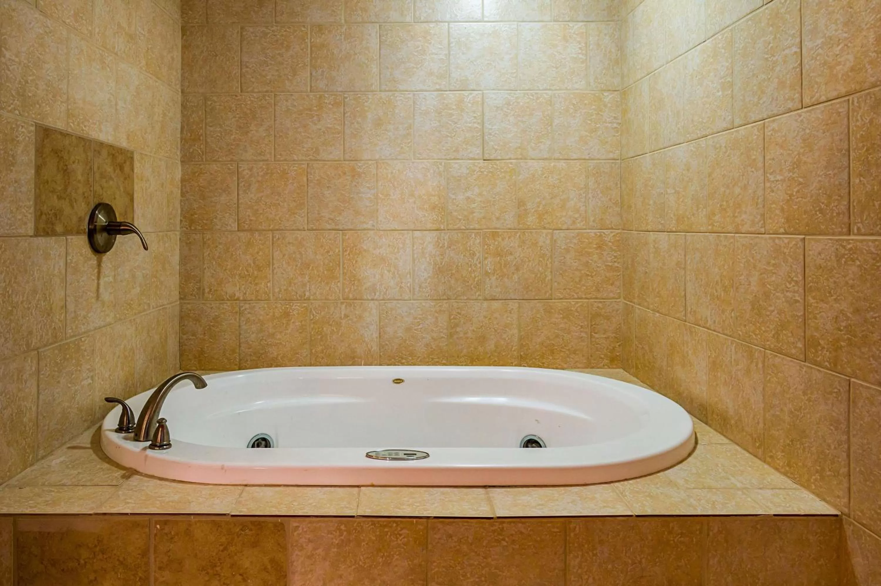 Bathroom in Motel 6-Red Oak, TX - Dallas