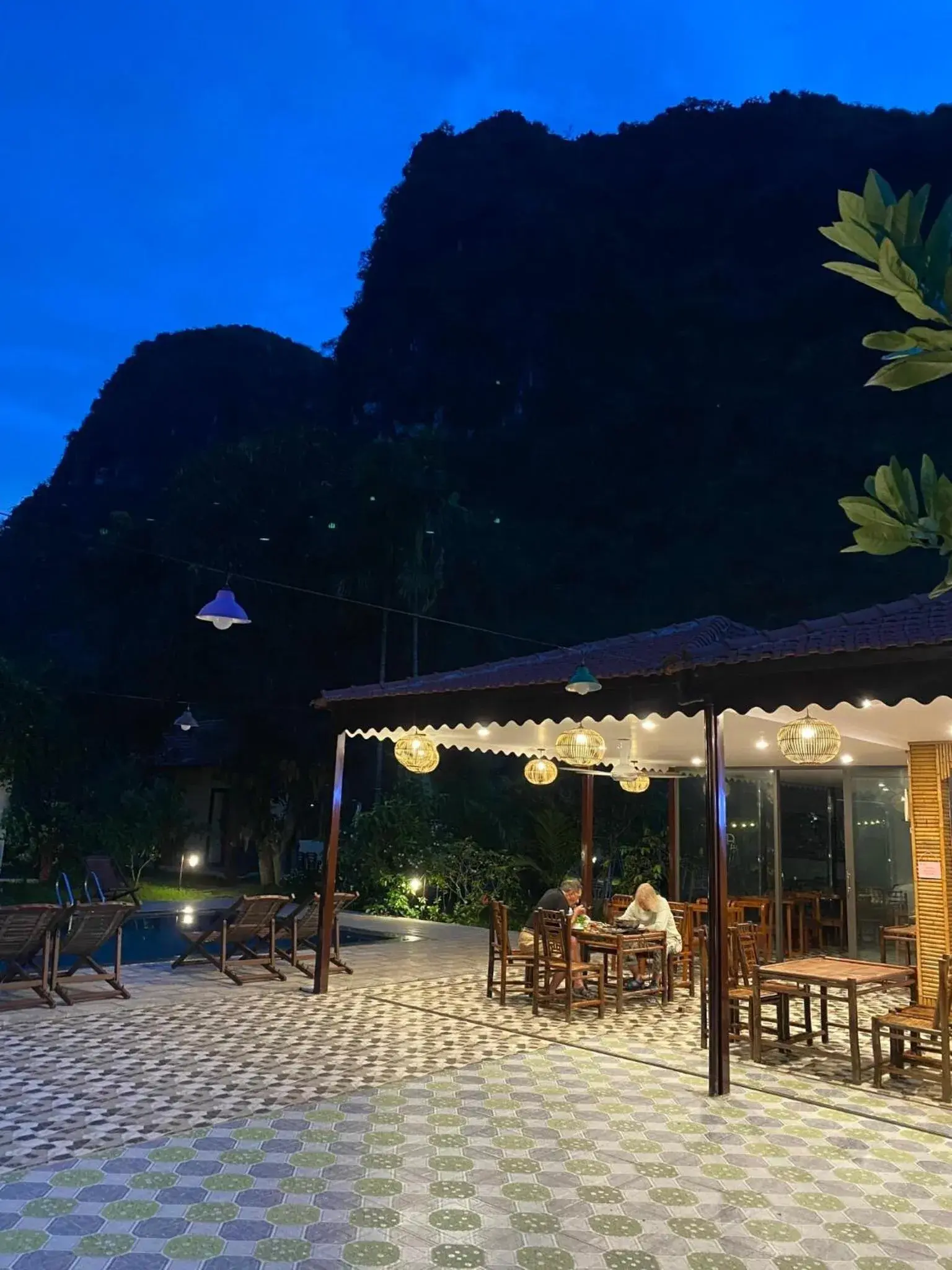 Restaurant/places to eat in Trang An Retreat