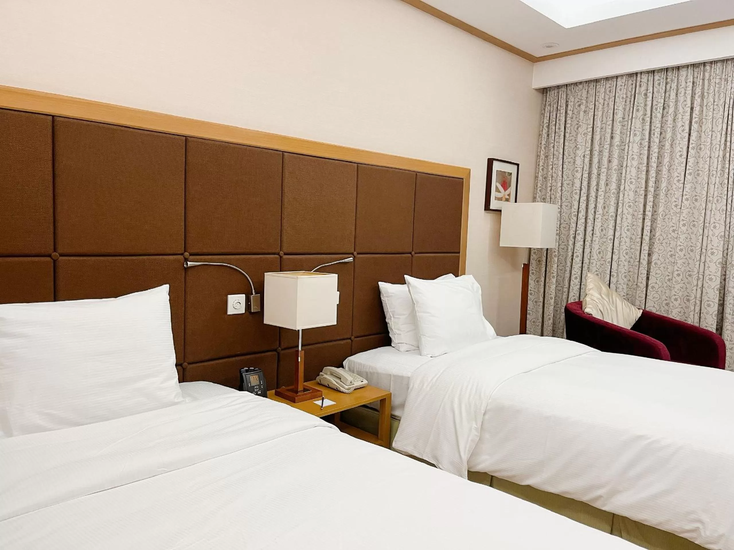 Restaurant/places to eat, Bed in Hilton Garden Inn Hanoi