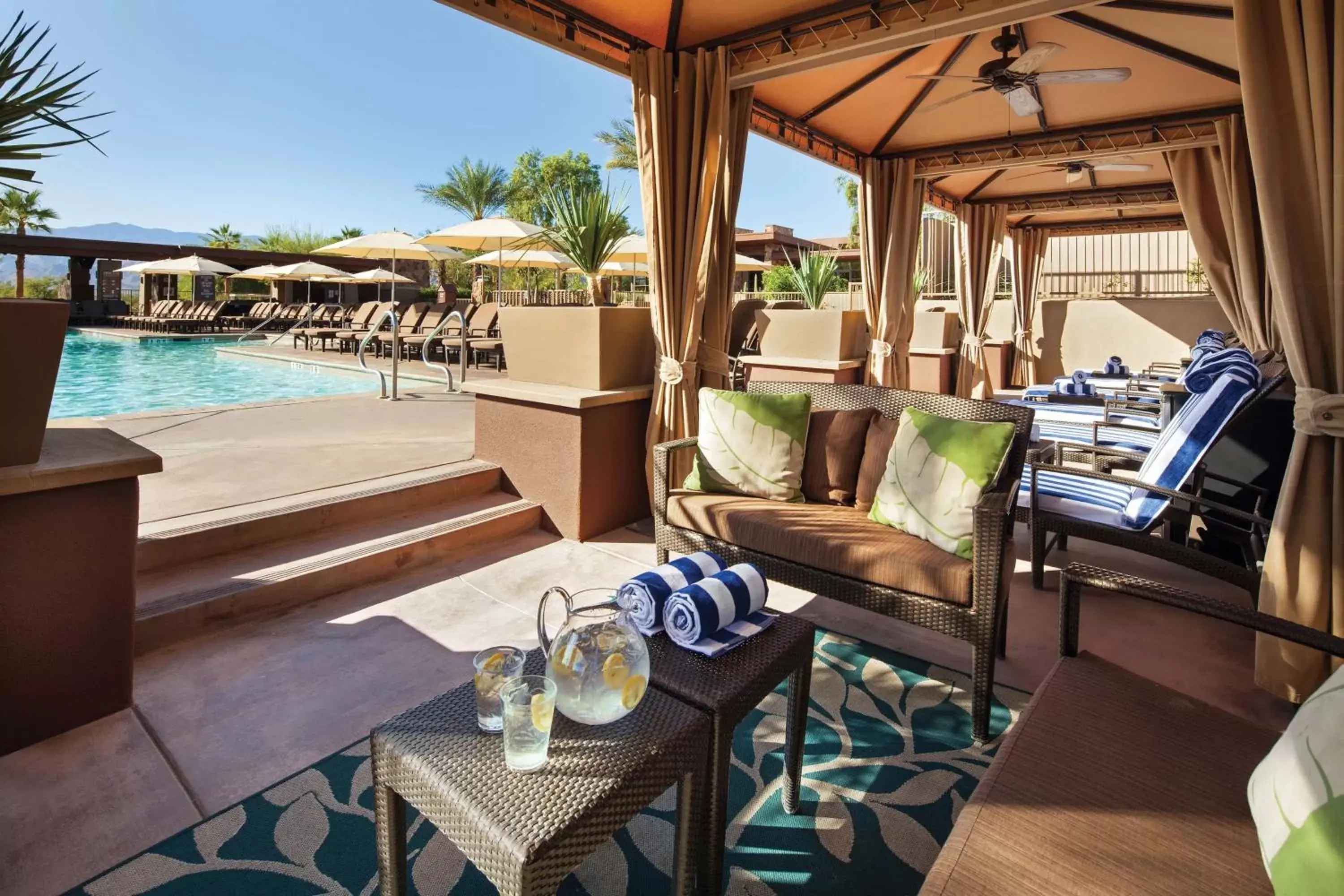 Swimming pool in The Westin Desert Willow Villas, Palm Desert