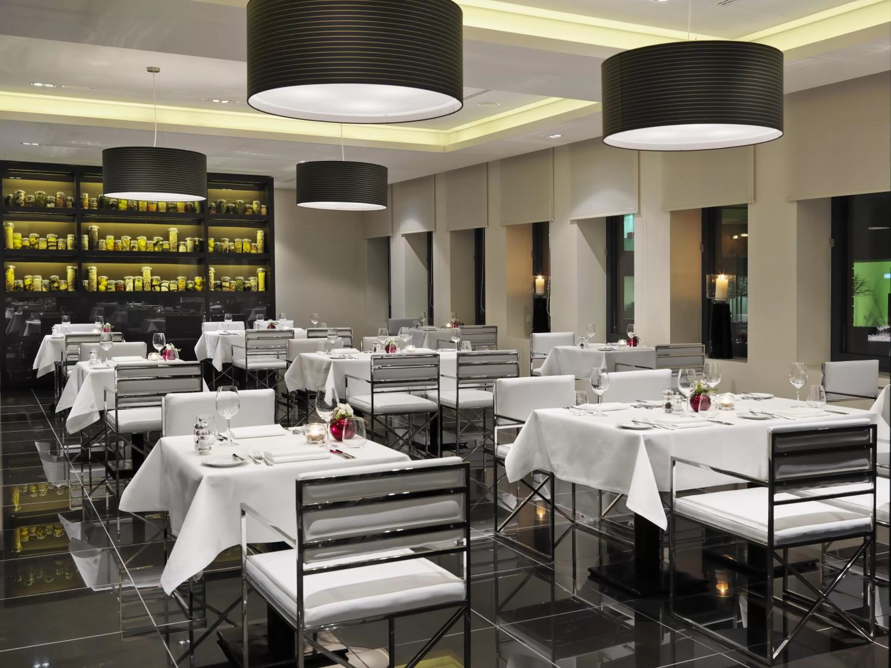 Restaurant/places to eat in H10 Berlin Ku'Damm