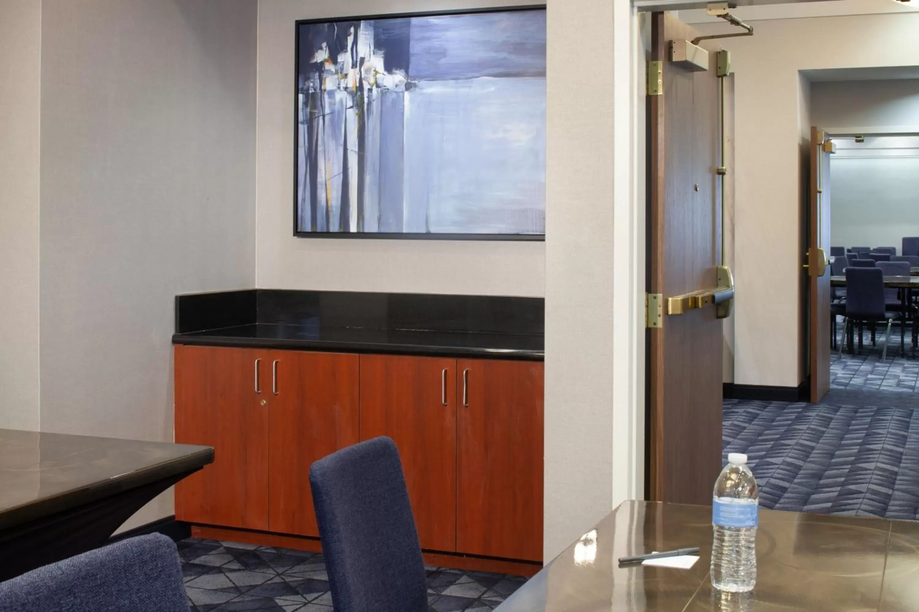 Meeting/conference room, Kitchen/Kitchenette in Courtyard by Marriott Newark Silicon Valley