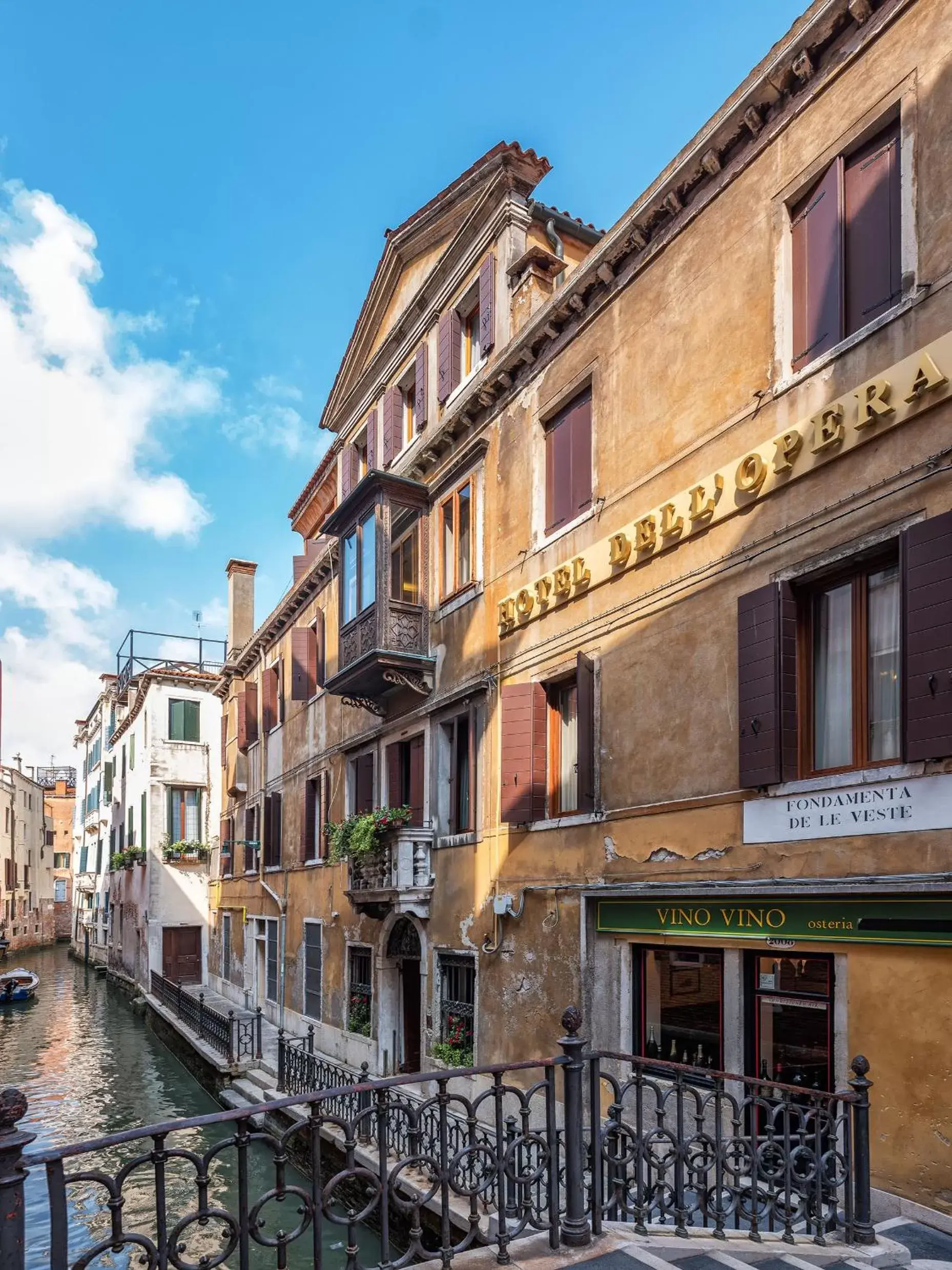 Facade/entrance, Property Building in Hotel Dell'Opera