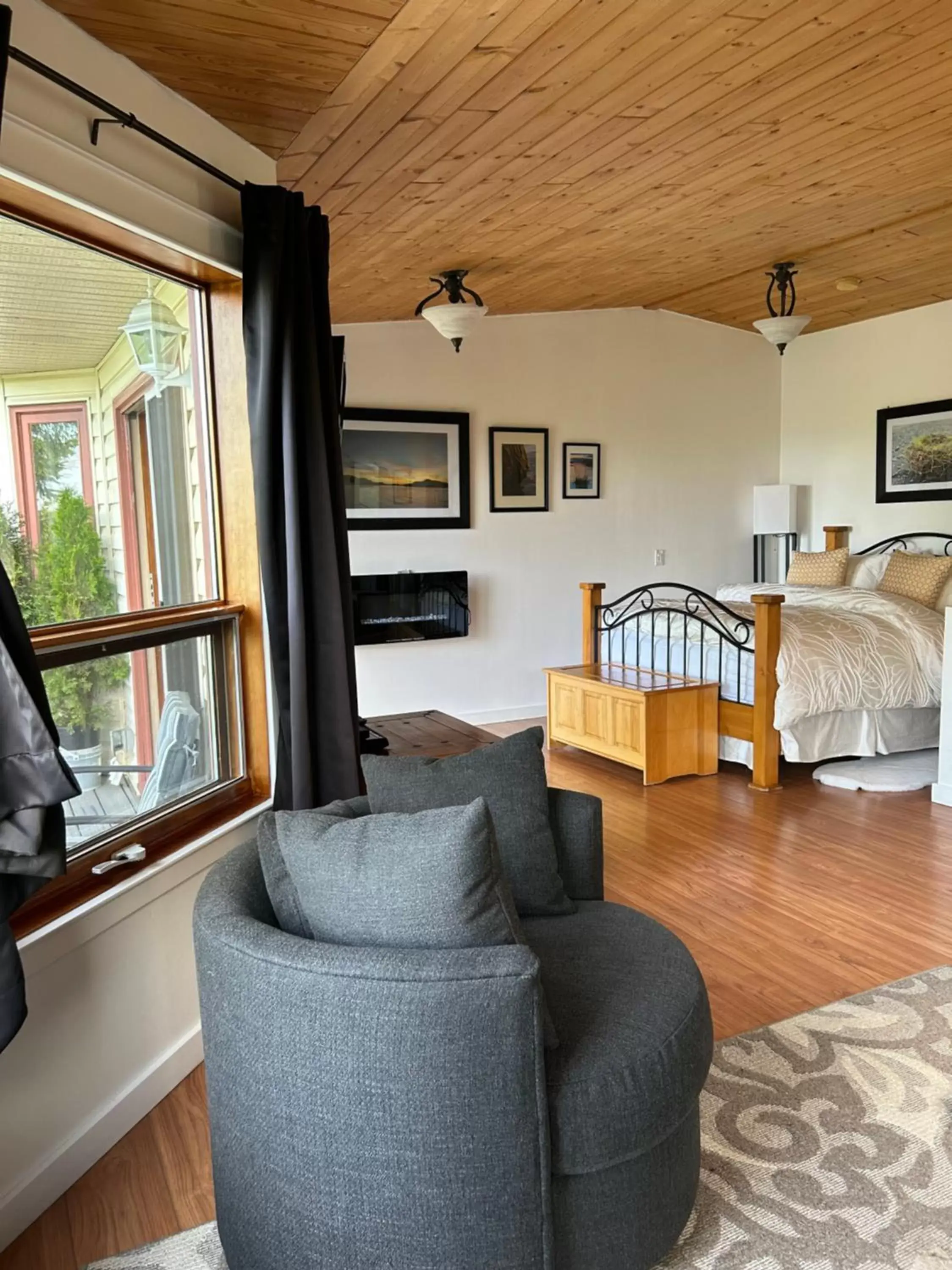 Living room, Seating Area in Armand Heights