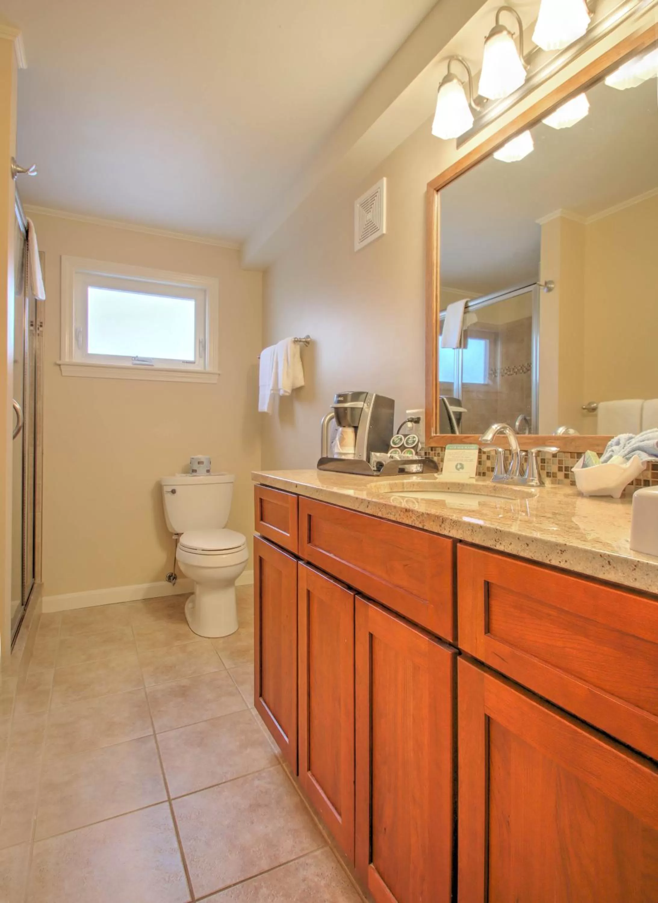 Bathroom in Norseman Resort on the Beach