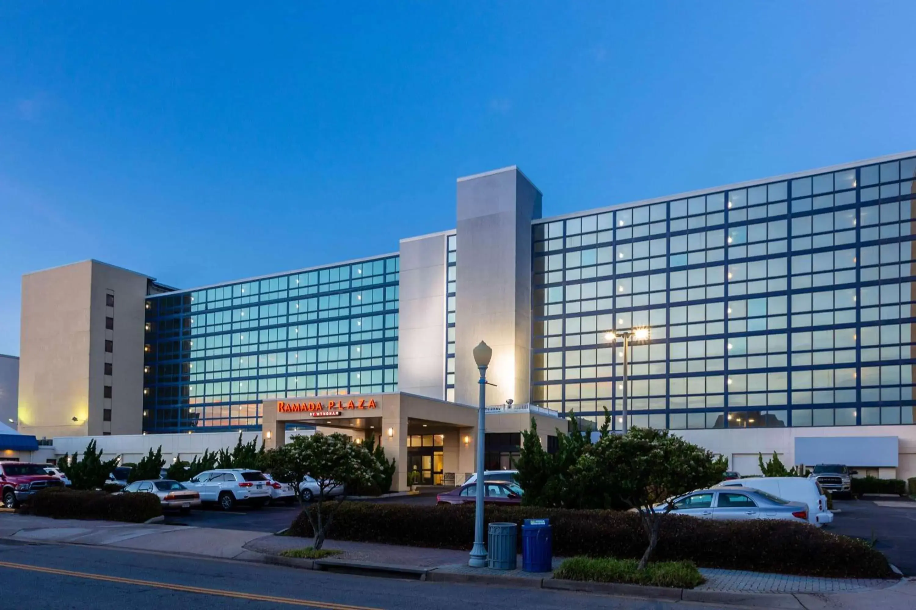 Property Building in Ramada Plaza by Wyndham Virginia Beach