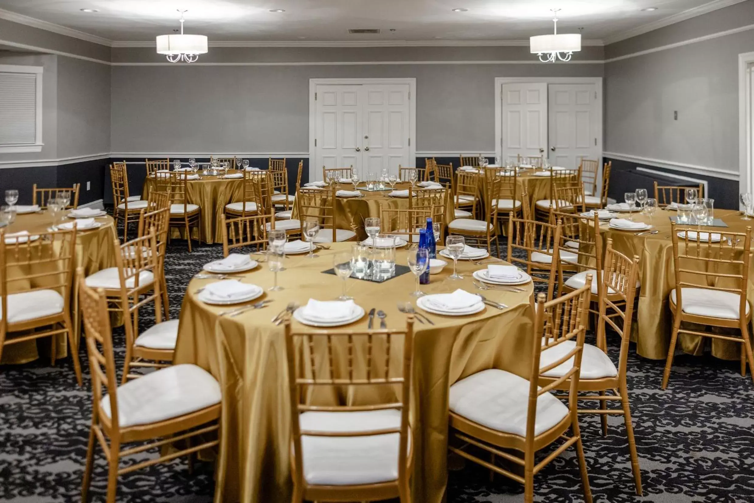 Banquet/Function facilities, Restaurant/Places to Eat in Chateau Merrimack Hotel & Spa