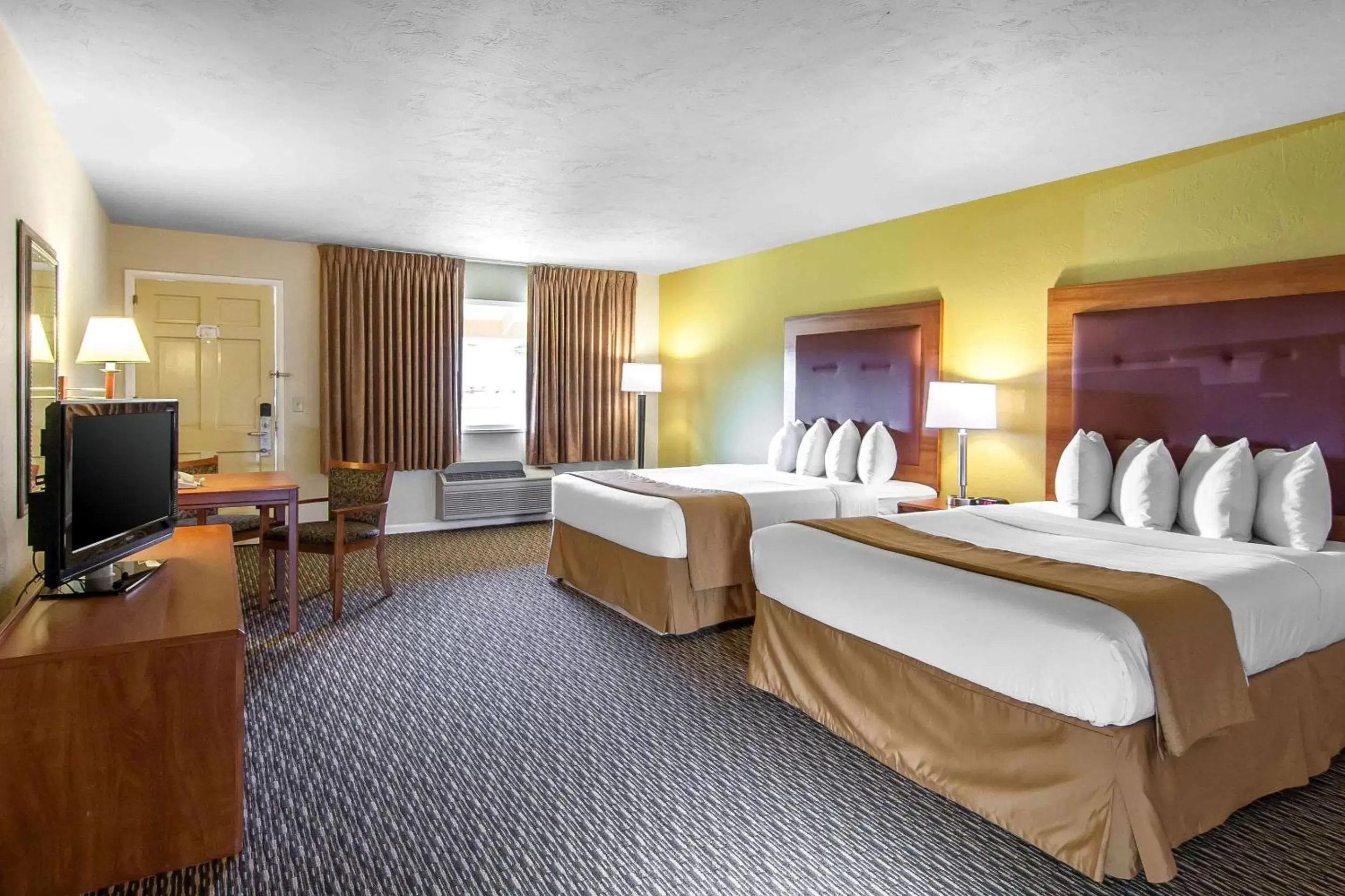 Photo of the whole room in Quality Inn & Suites at Coos Bay