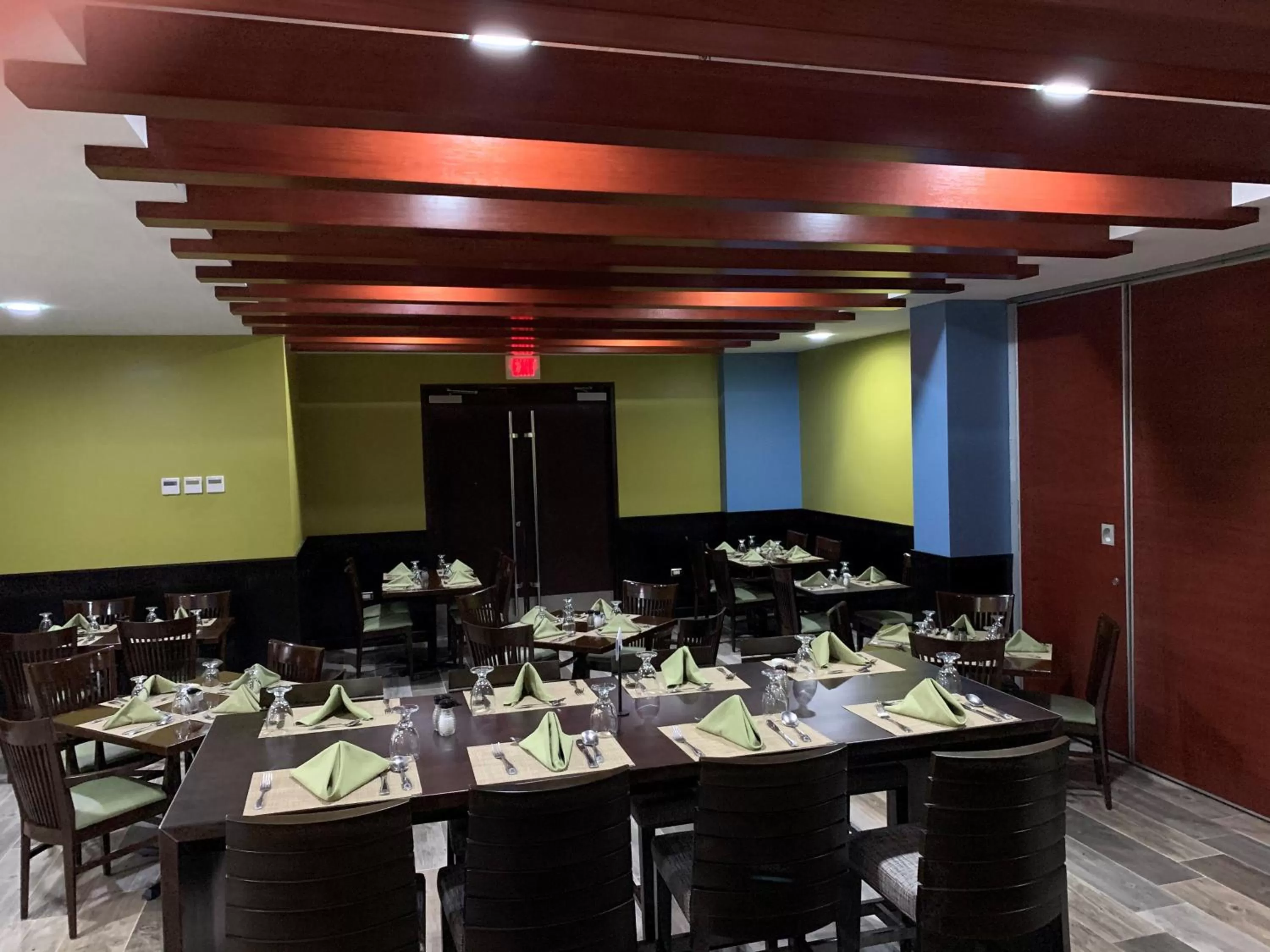 Restaurant/places to eat in Holiday Inn Mayaguez & Tropical Casino by IHG